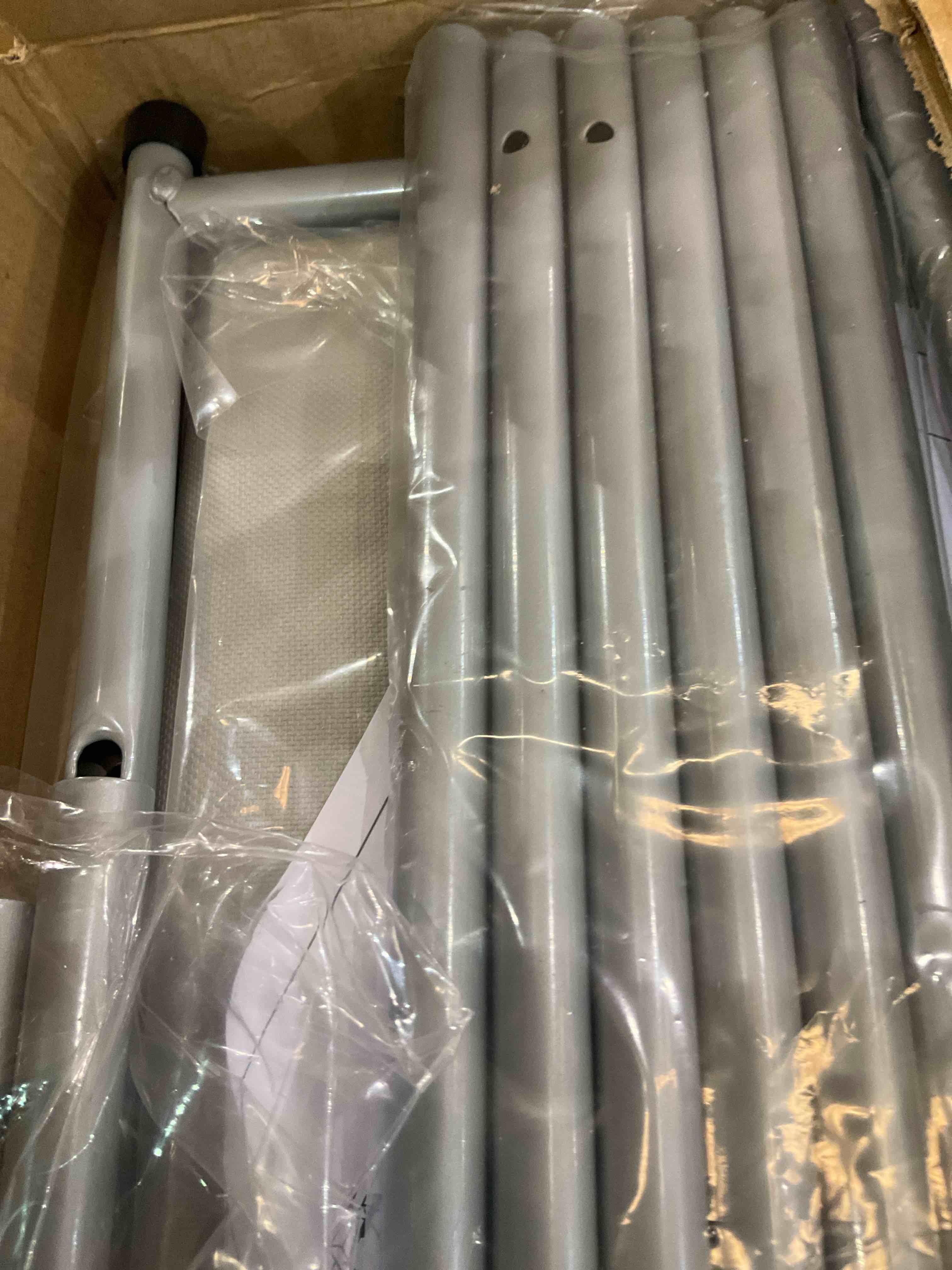 https://s3.amazonaws.com/lotting-images-prod/bidfta/EXS00860617_1699633636980.jpeg