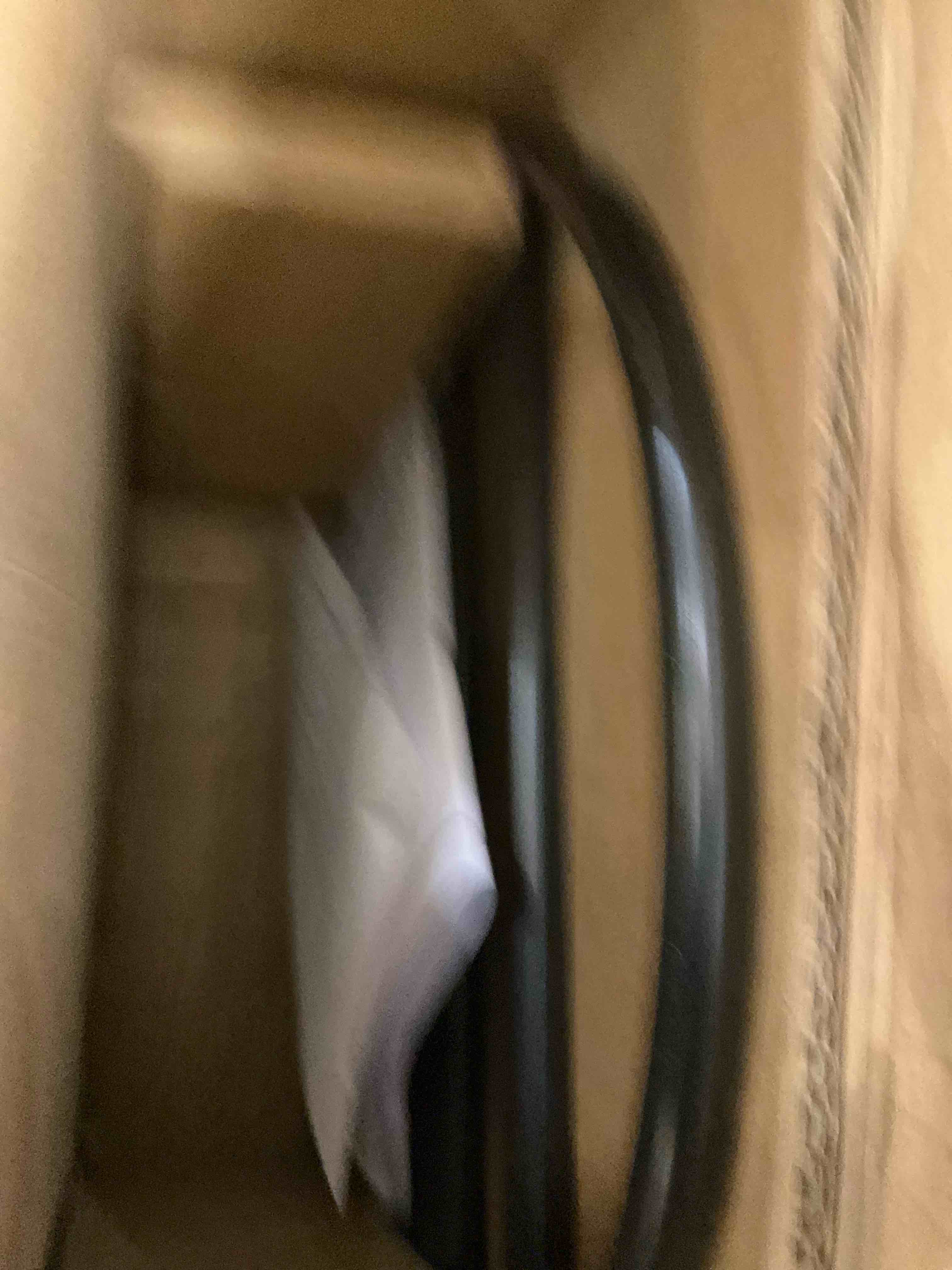 https://s3.amazonaws.com/lotting-images-prod/bidfta/EXS00860620_1699633415929.jpeg