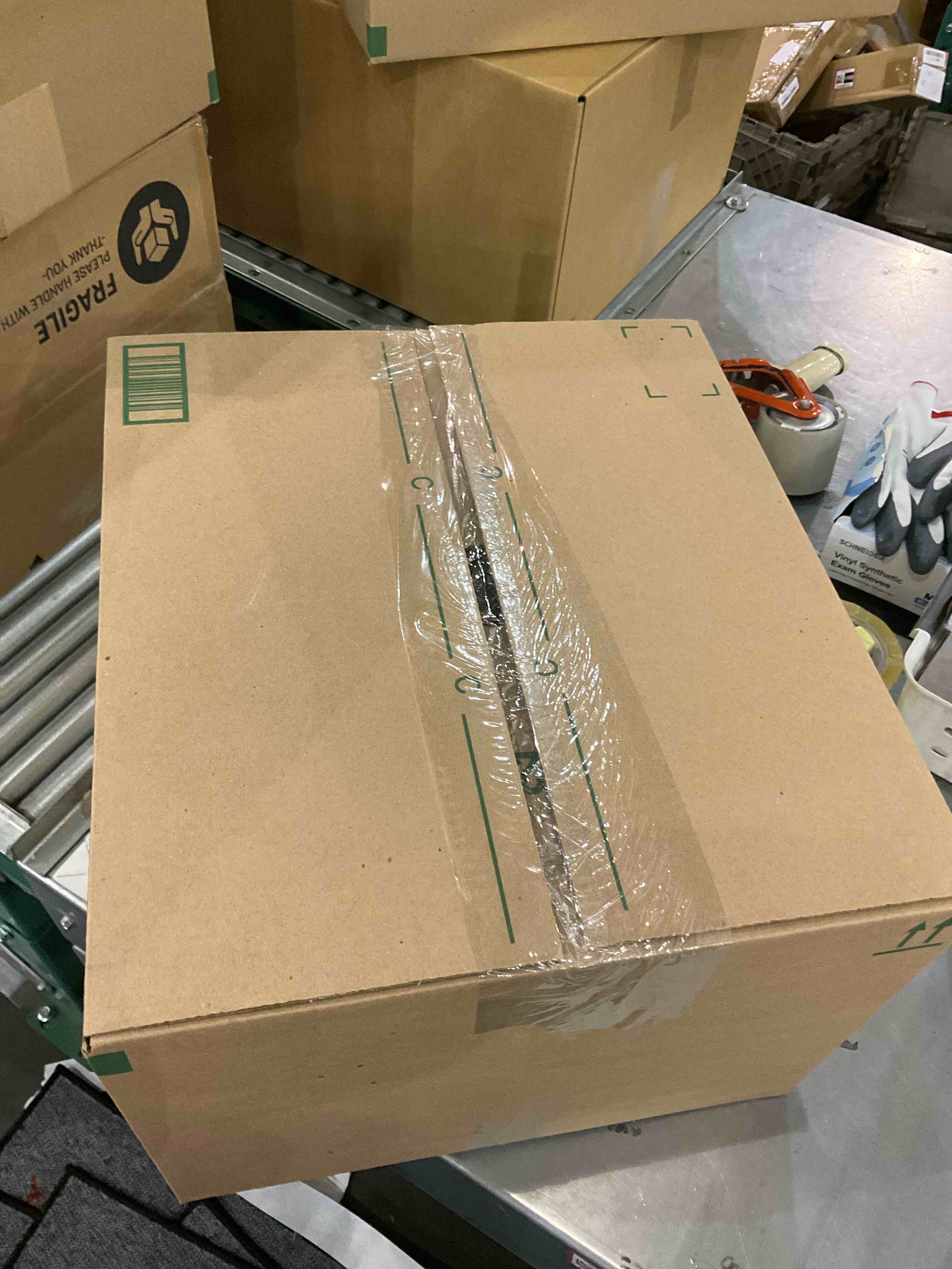 https://s3.amazonaws.com/lotting-images-prod/bidfta/EXS00862340_1704810539211.jpeg