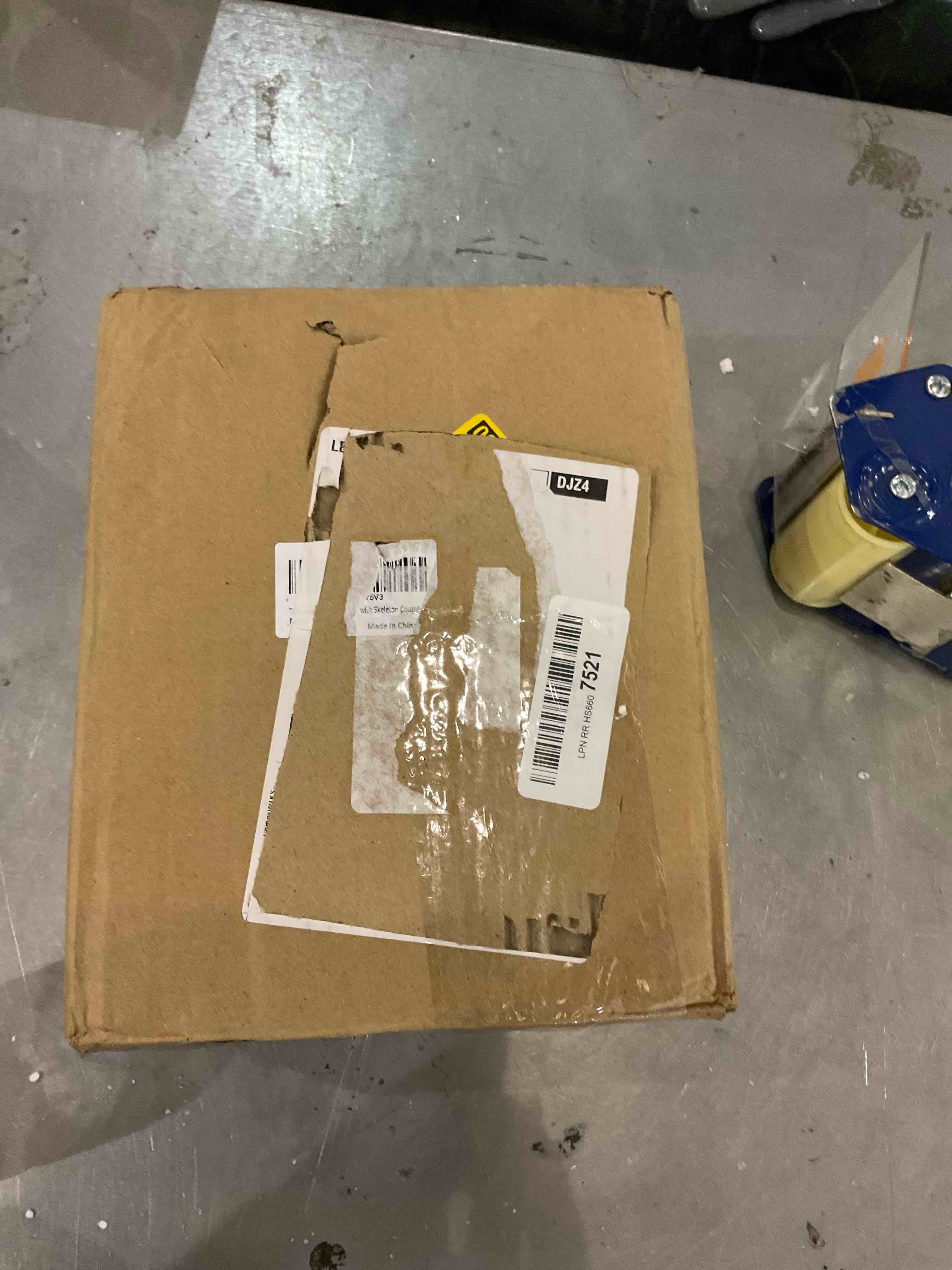 https://s3.amazonaws.com/lotting-images-prod/bidfta/EXS00862360_1704814080191.jpeg