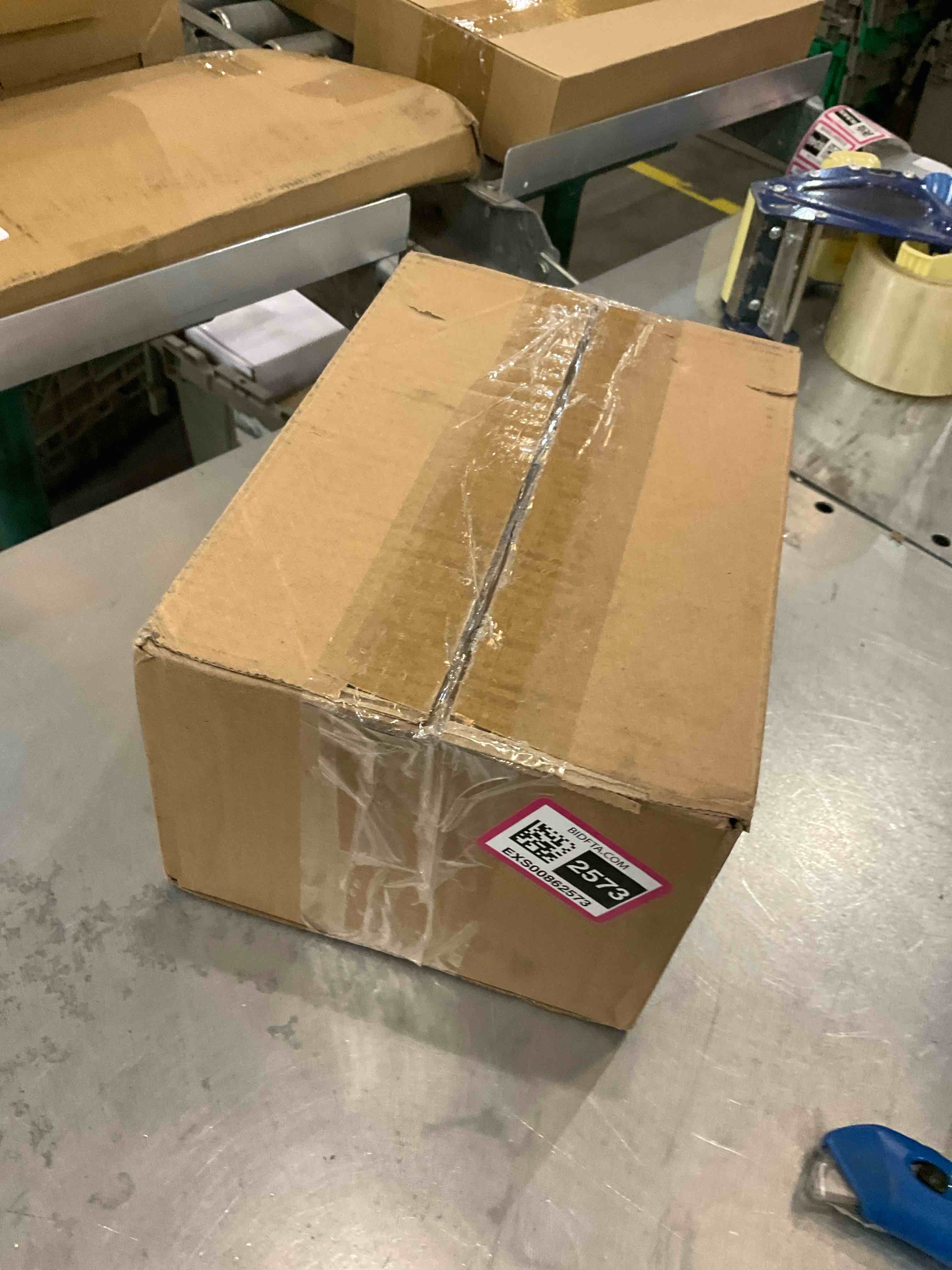 https://s3.amazonaws.com/lotting-images-prod/bidfta/EXS00862573_1702917914900.jpeg
