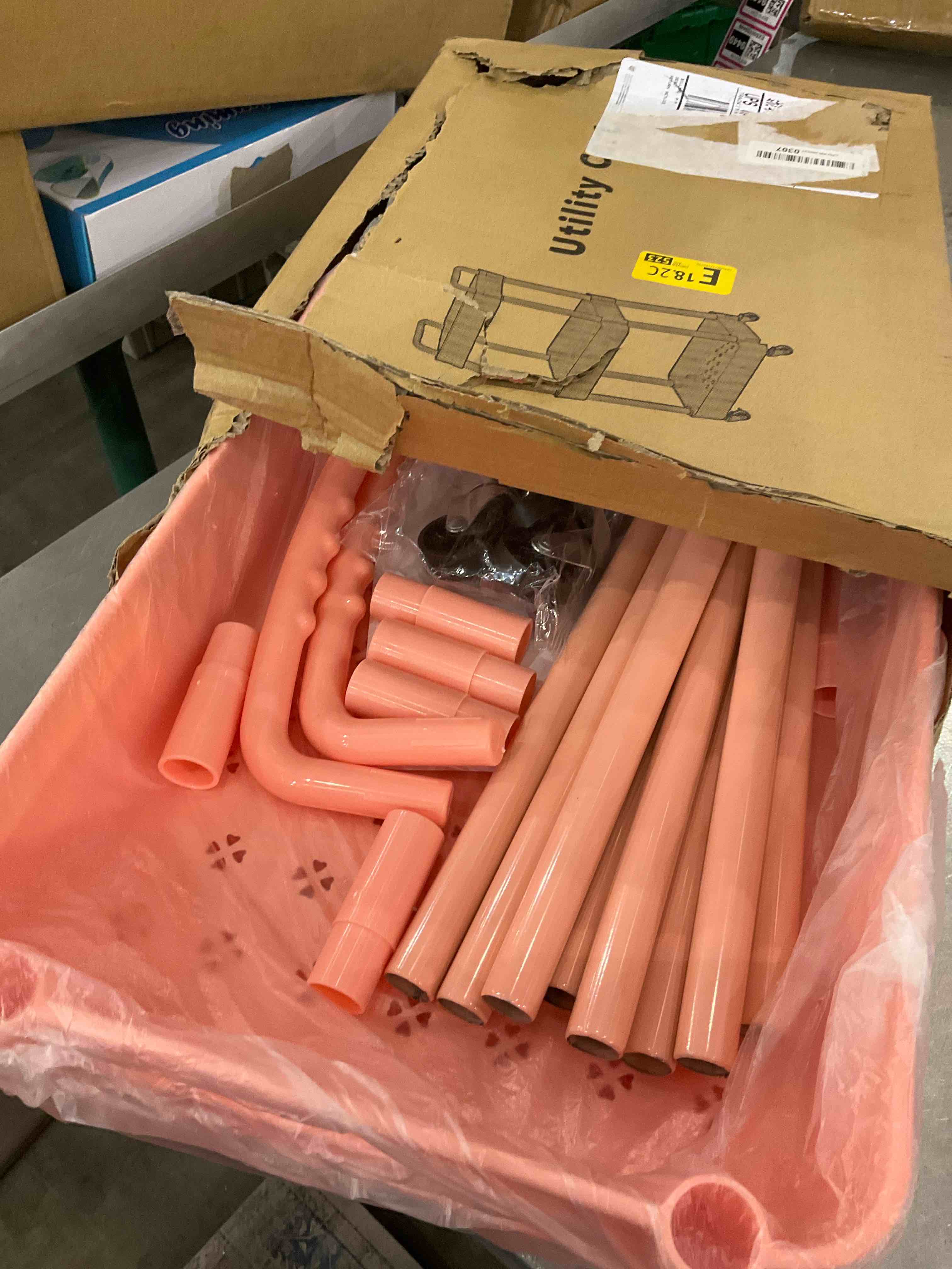 https://s3.amazonaws.com/lotting-images-prod/bidfta/EXS00862677_1702999837787.jpeg