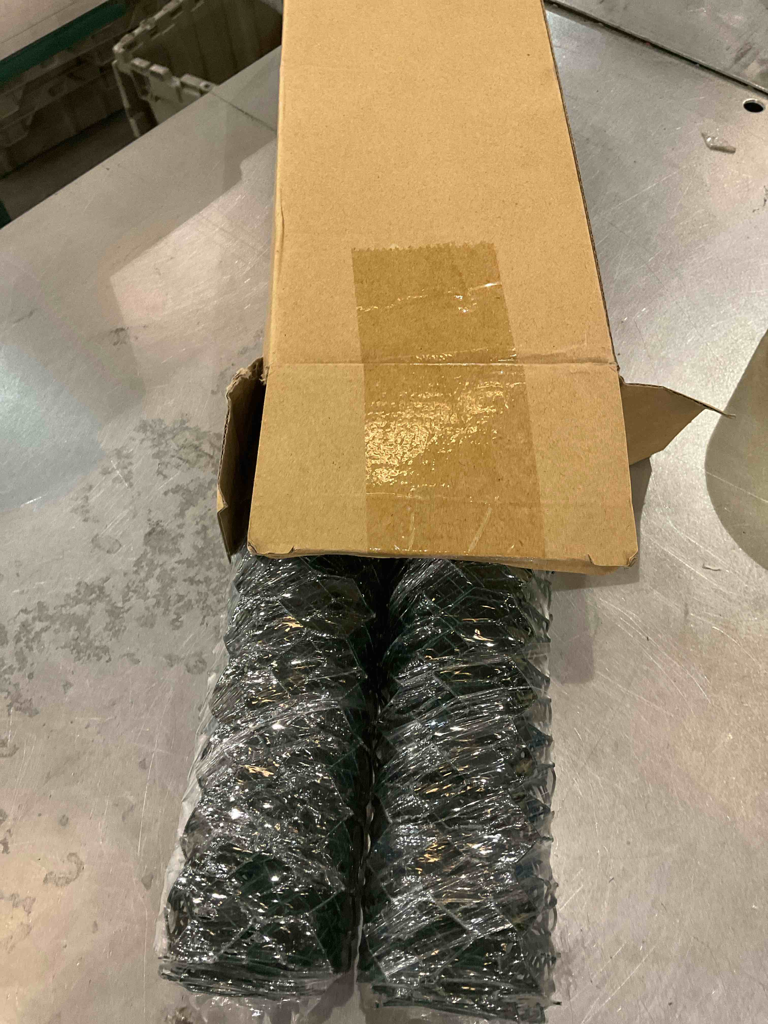 https://s3.amazonaws.com/lotting-images-prod/bidfta/EXS00862864_1703088546512.jpeg