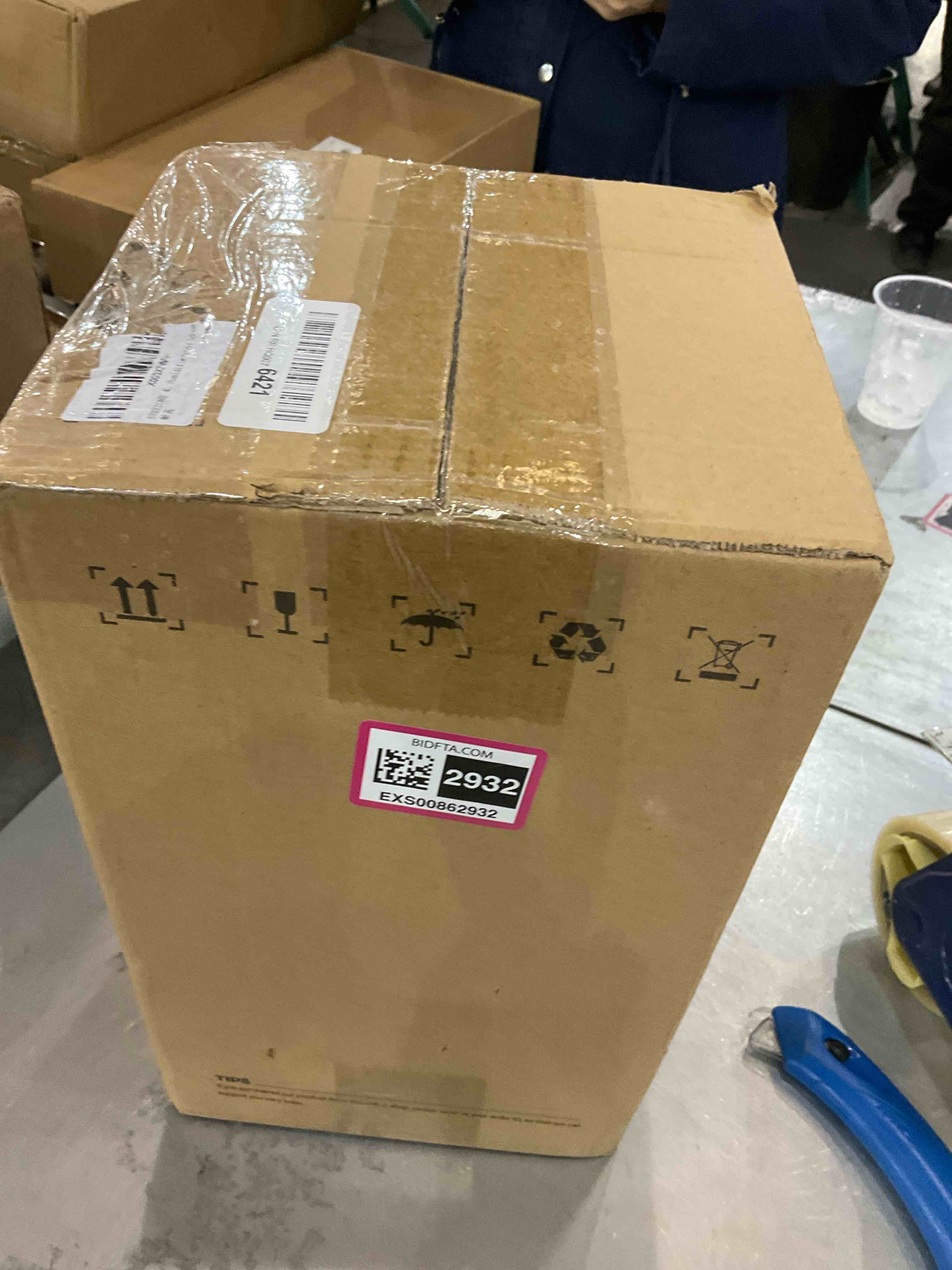 https://s3.amazonaws.com/lotting-images-prod/bidfta/EXS00862932_1703100728438.jpeg