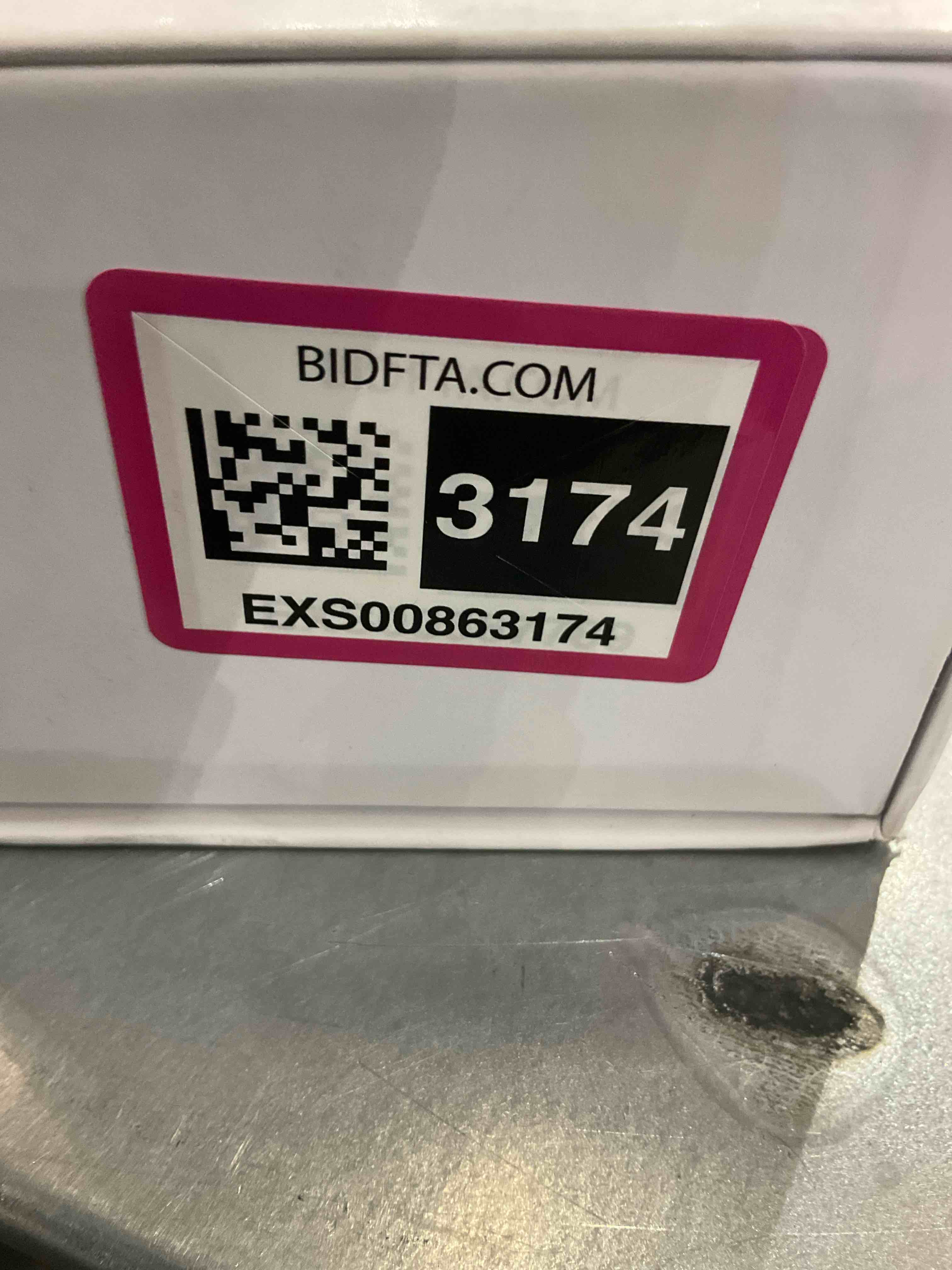 https://s3.amazonaws.com/lotting-images-prod/bidfta/EXS00863174_1700505970087.jpeg