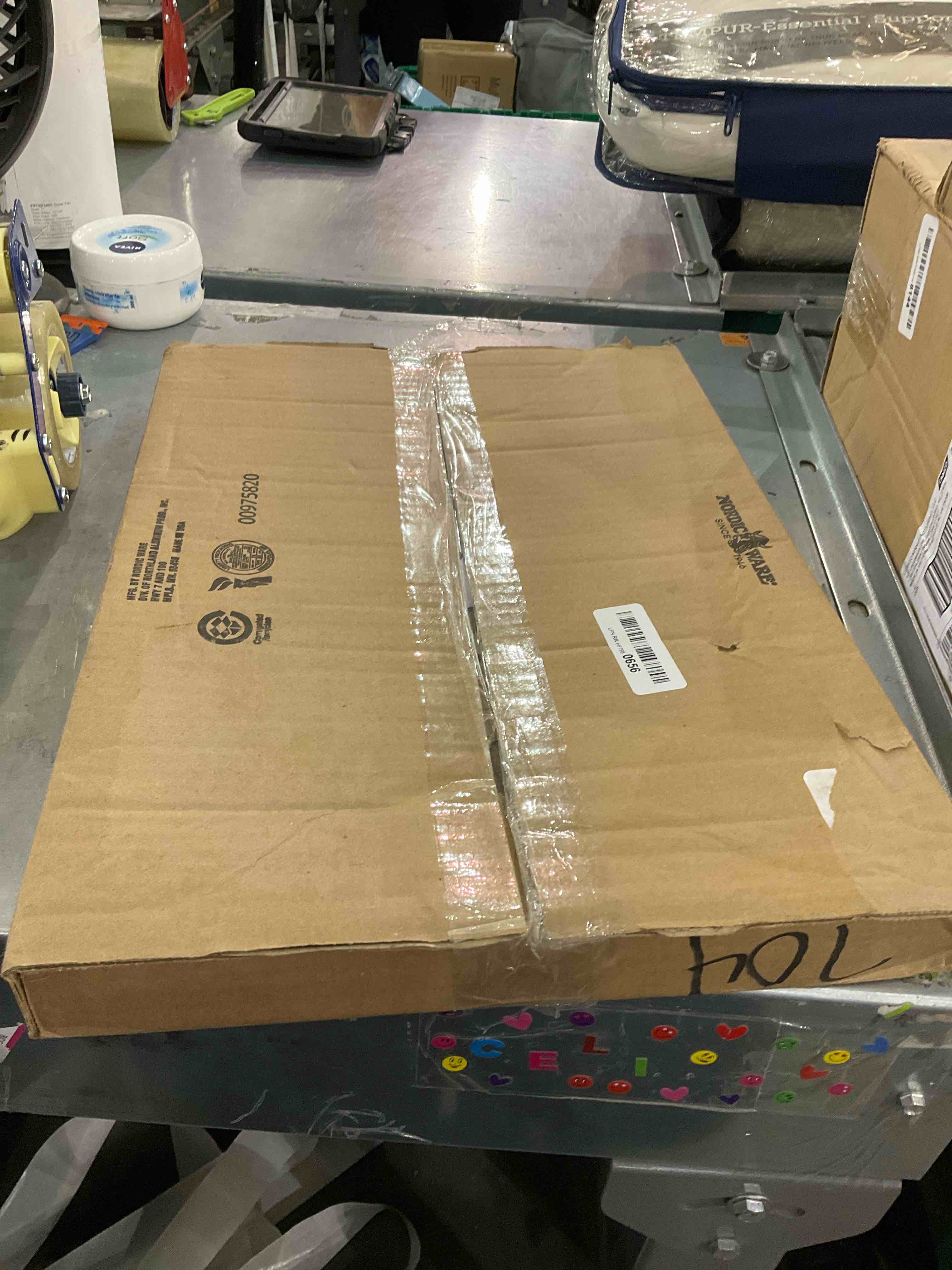 https://s3.amazonaws.com/lotting-images-prod/bidfta/EXS00863757_1700590580475.jpeg