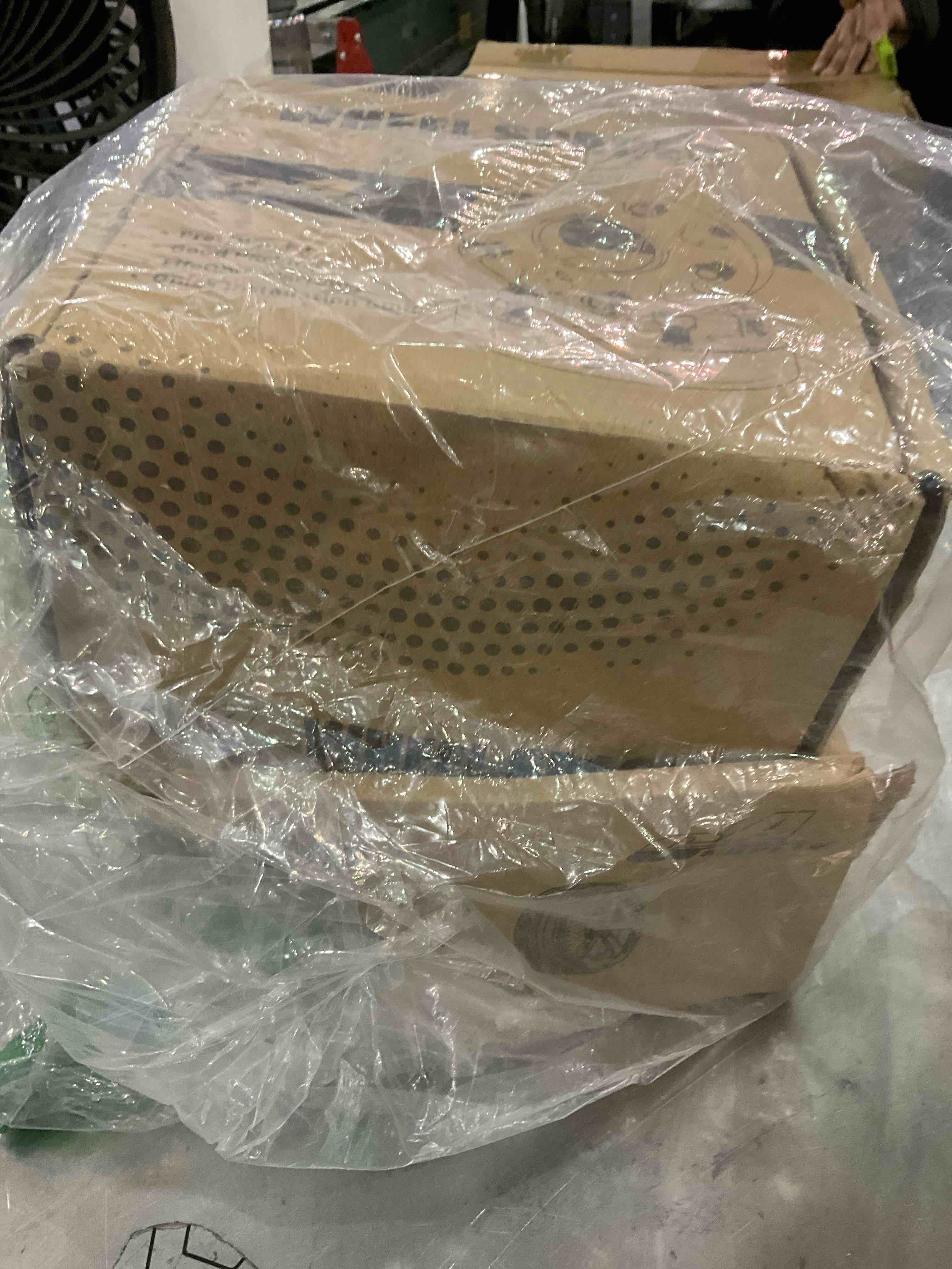 https://s3.amazonaws.com/lotting-images-prod/bidfta/EXS00863885_1700664795354.jpeg