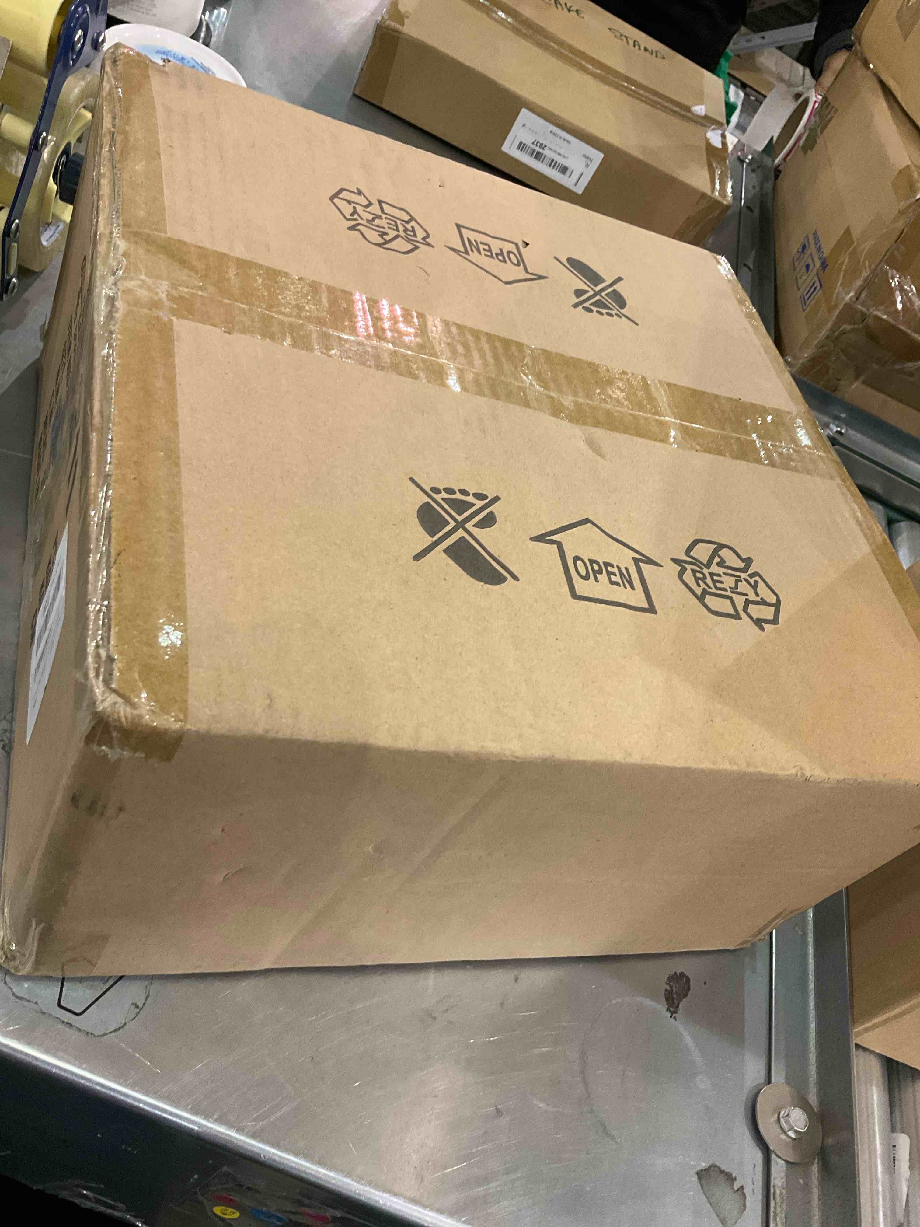 https://s3.amazonaws.com/lotting-images-prod/bidfta/EXS00863894_1700665348197.jpeg