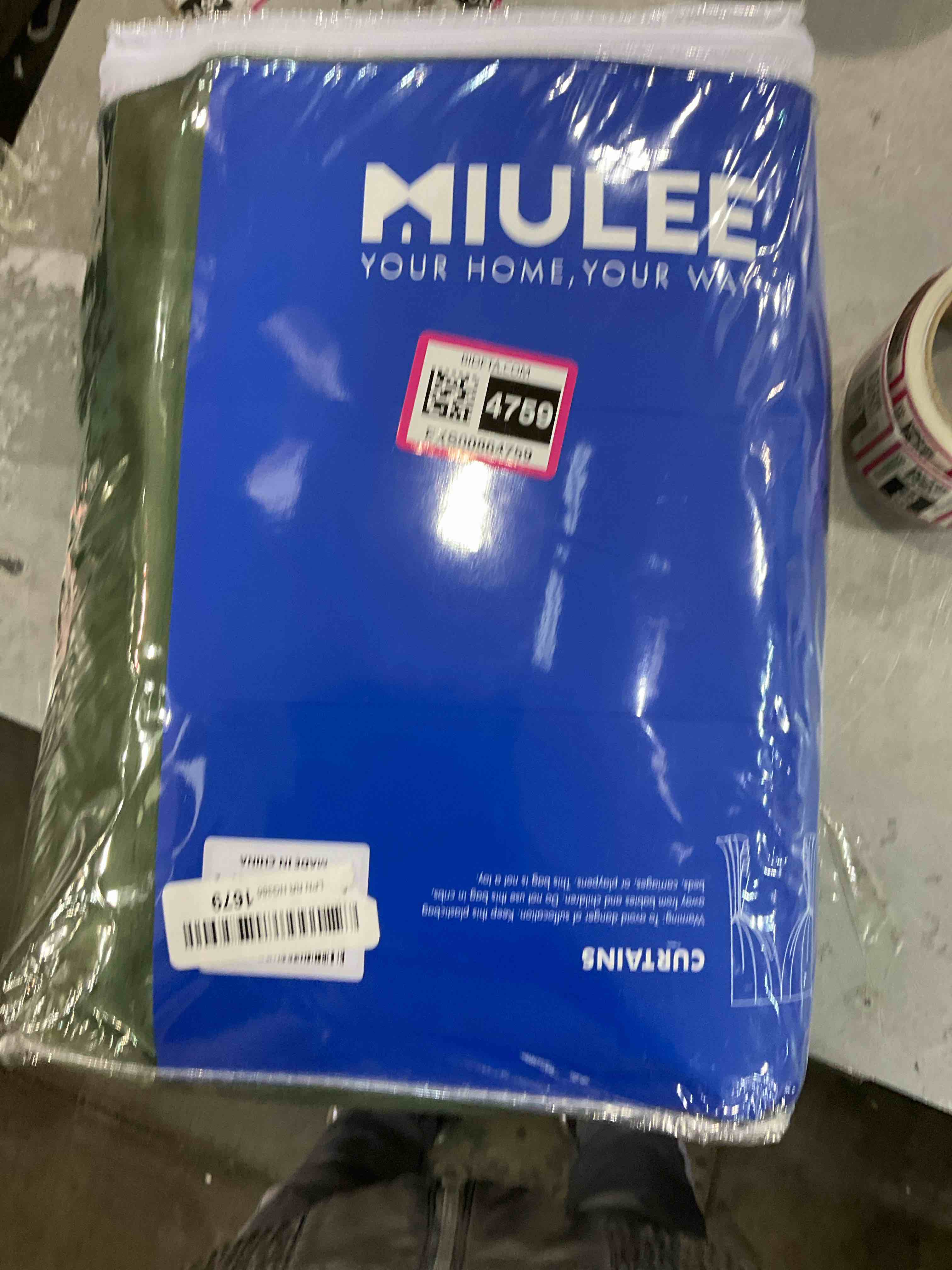 https://s3.amazonaws.com/lotting-images-prod/bidfta/EXS00864759_1700658859233.jpeg