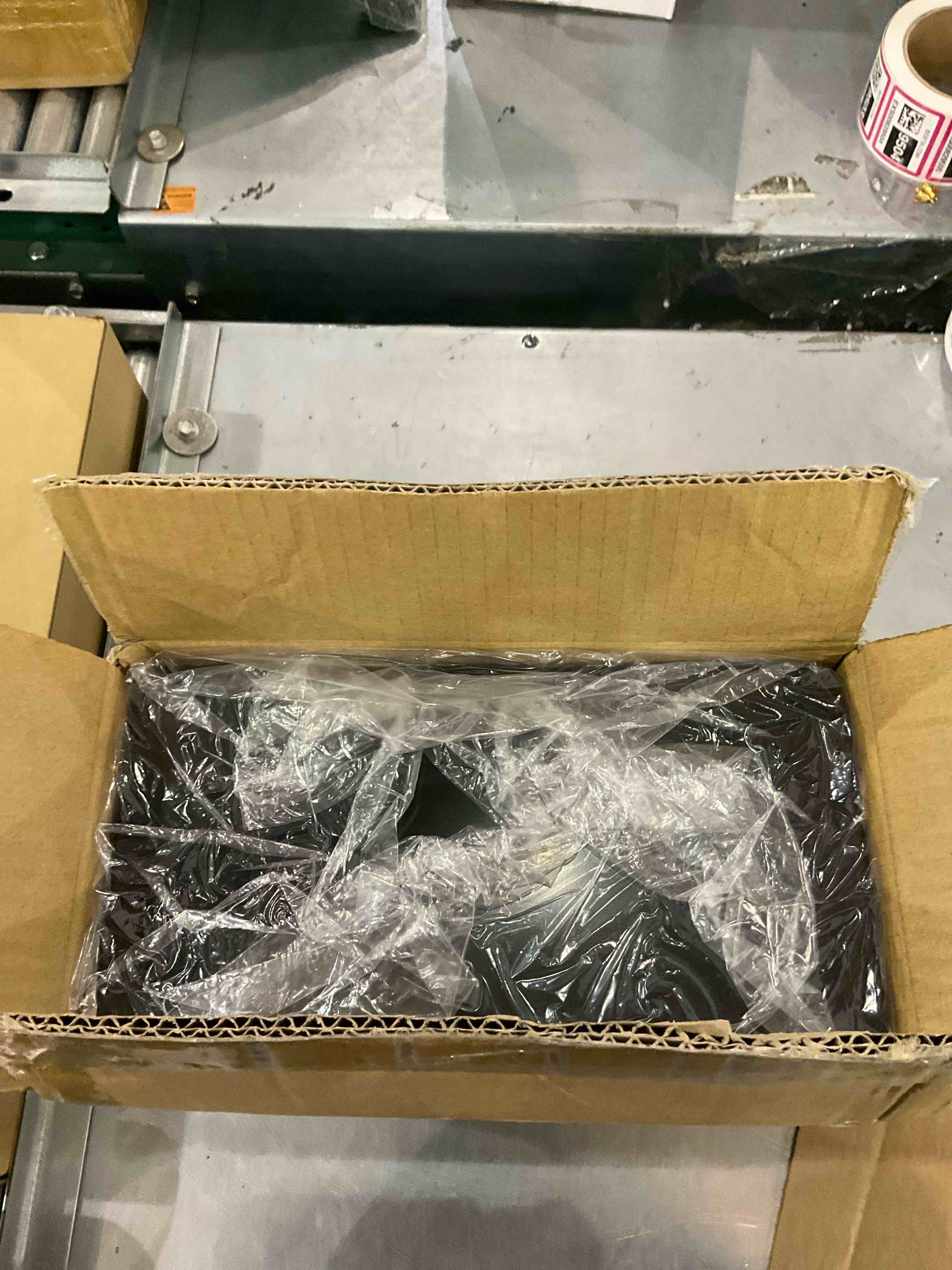 https://s3.amazonaws.com/lotting-images-prod/bidfta/EXS00865236_1699542441253.jpeg