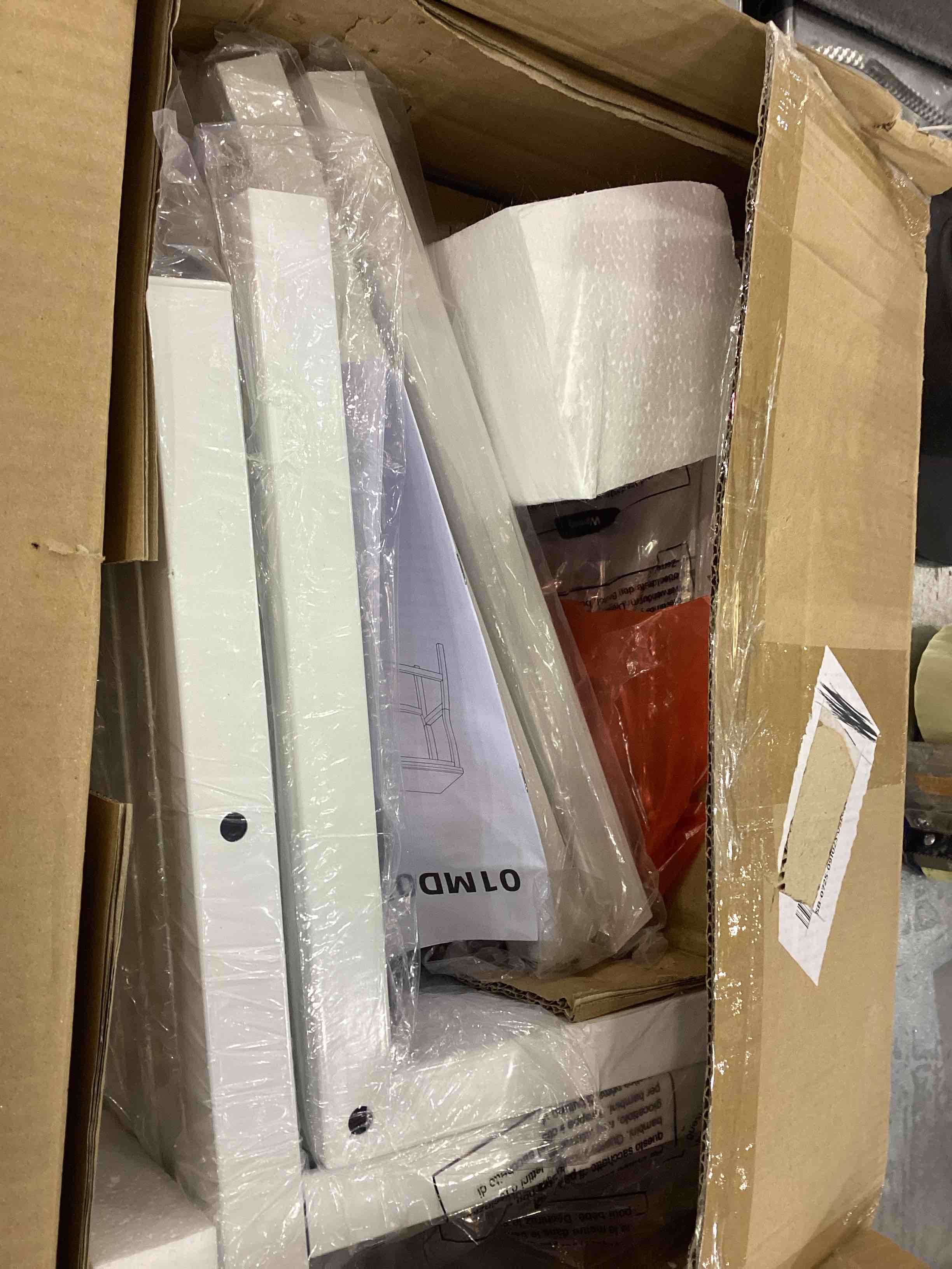 https://s3.amazonaws.com/lotting-images-prod/bidfta/EXS00865672_1700674597449.jpeg
