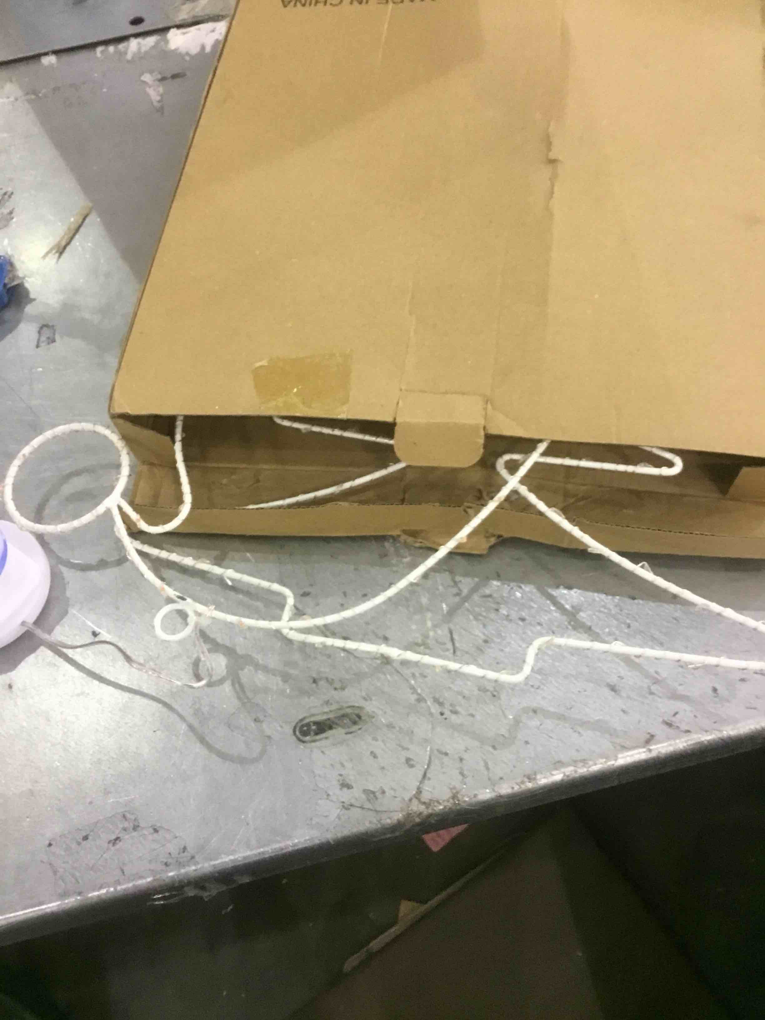 https://s3.amazonaws.com/lotting-images-prod/bidfta/EXS00865985_1705590742992.jpeg