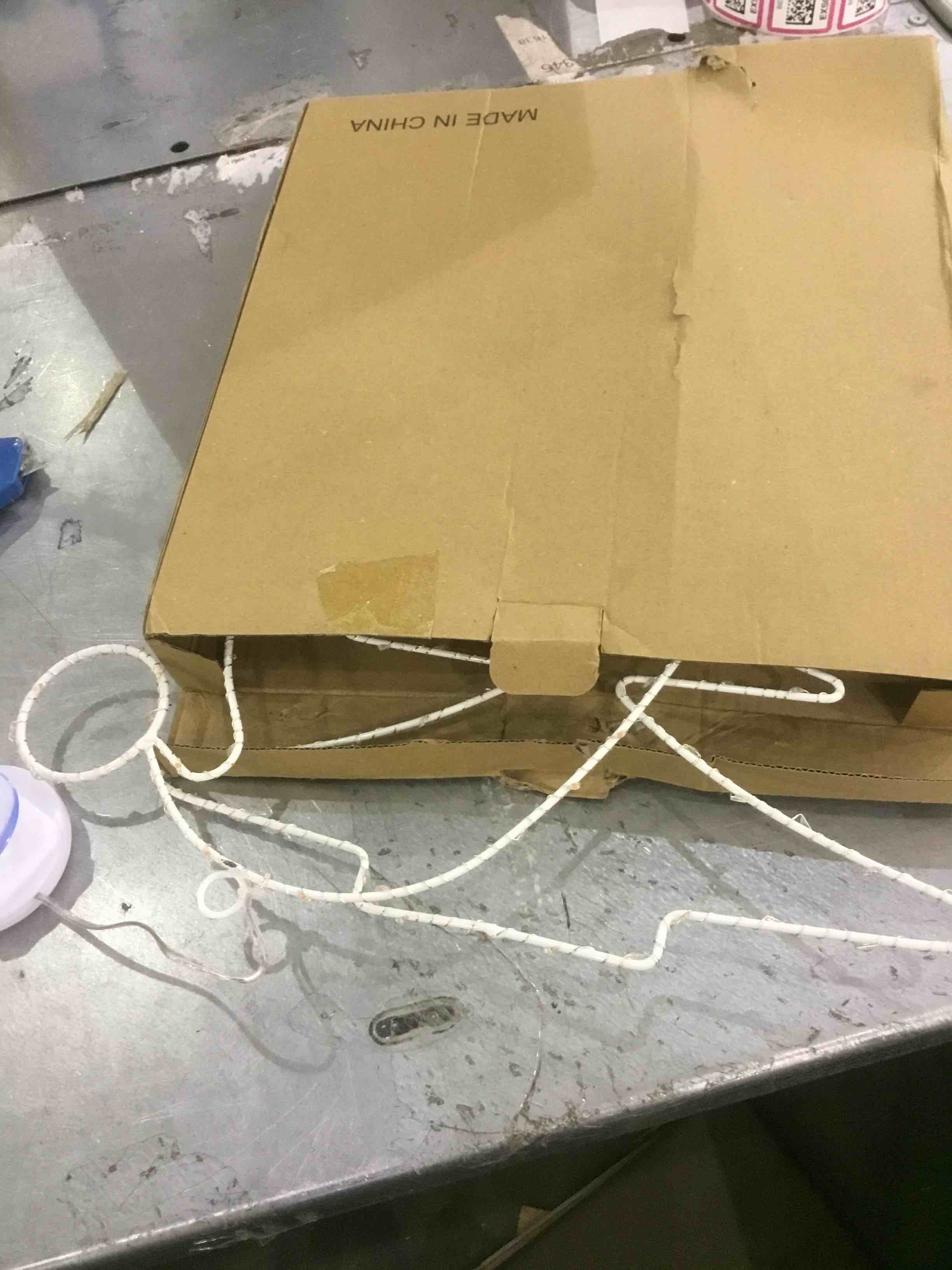 https://s3.amazonaws.com/lotting-images-prod/bidfta/EXS00865985_1705590744389.jpeg