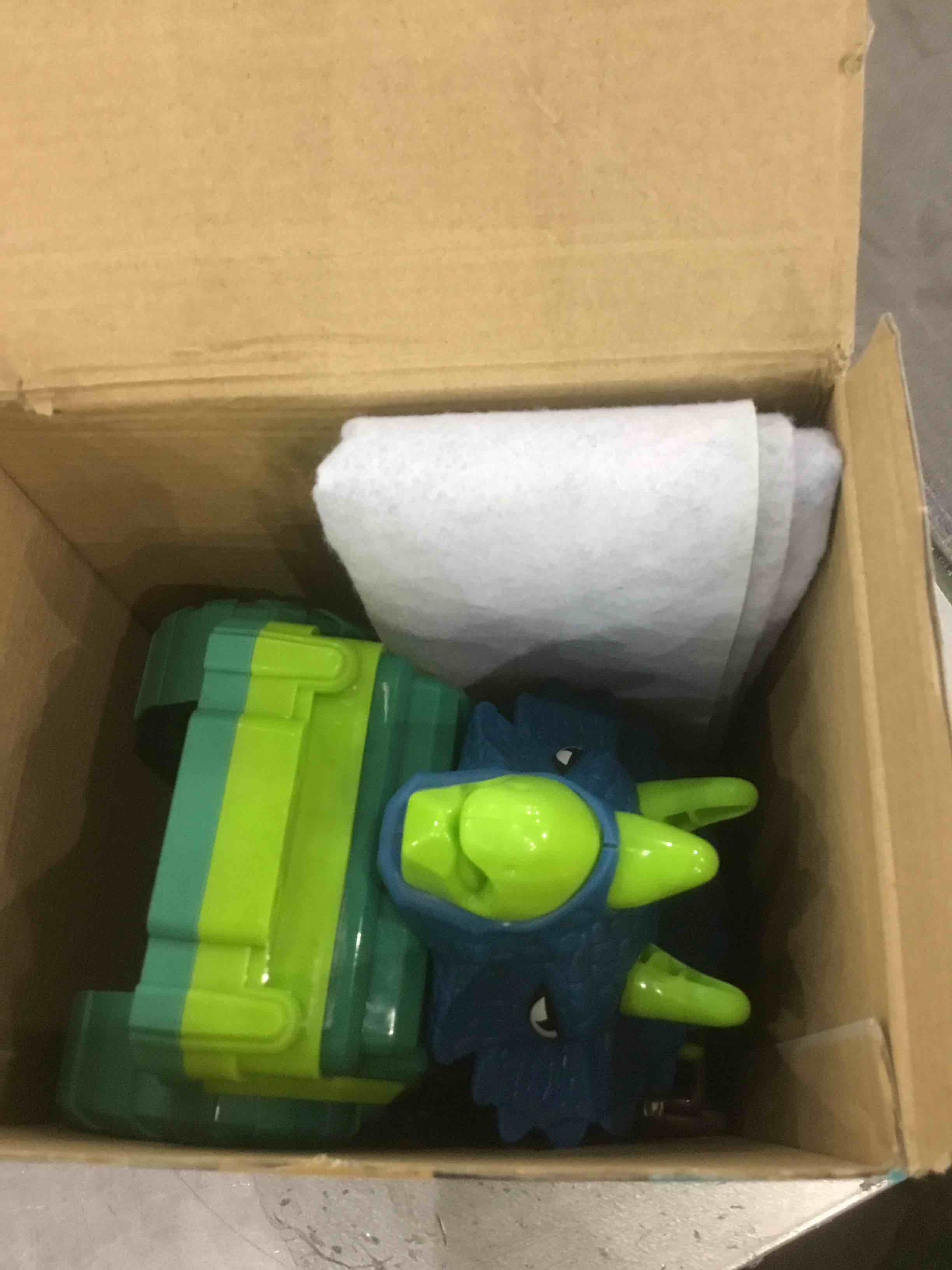 https://s3.amazonaws.com/lotting-images-prod/bidfta/EXS00865992_1705591379117.jpeg