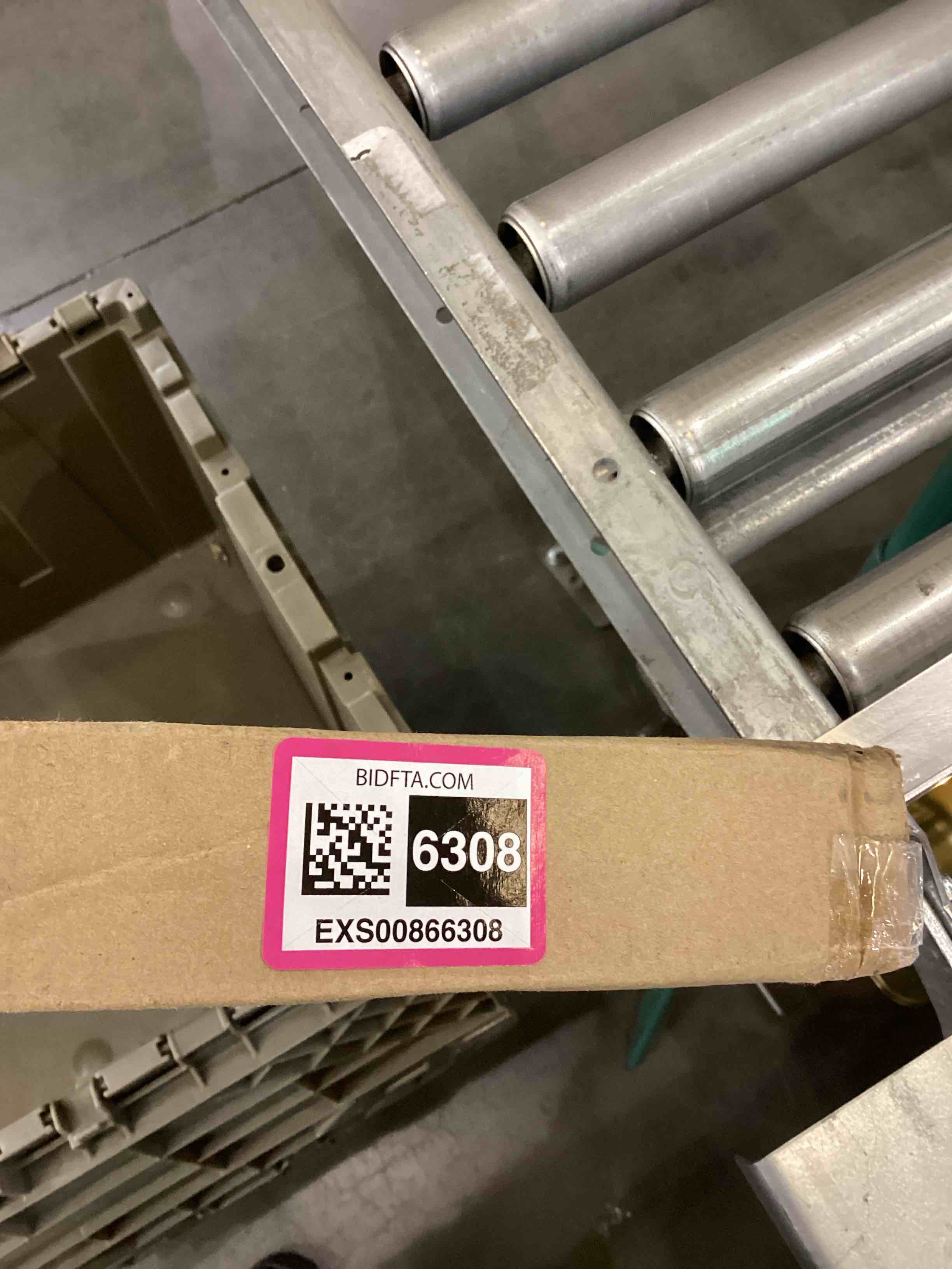 https://s3.amazonaws.com/lotting-images-prod/bidfta/EXS00866308_1699984648128.jpeg