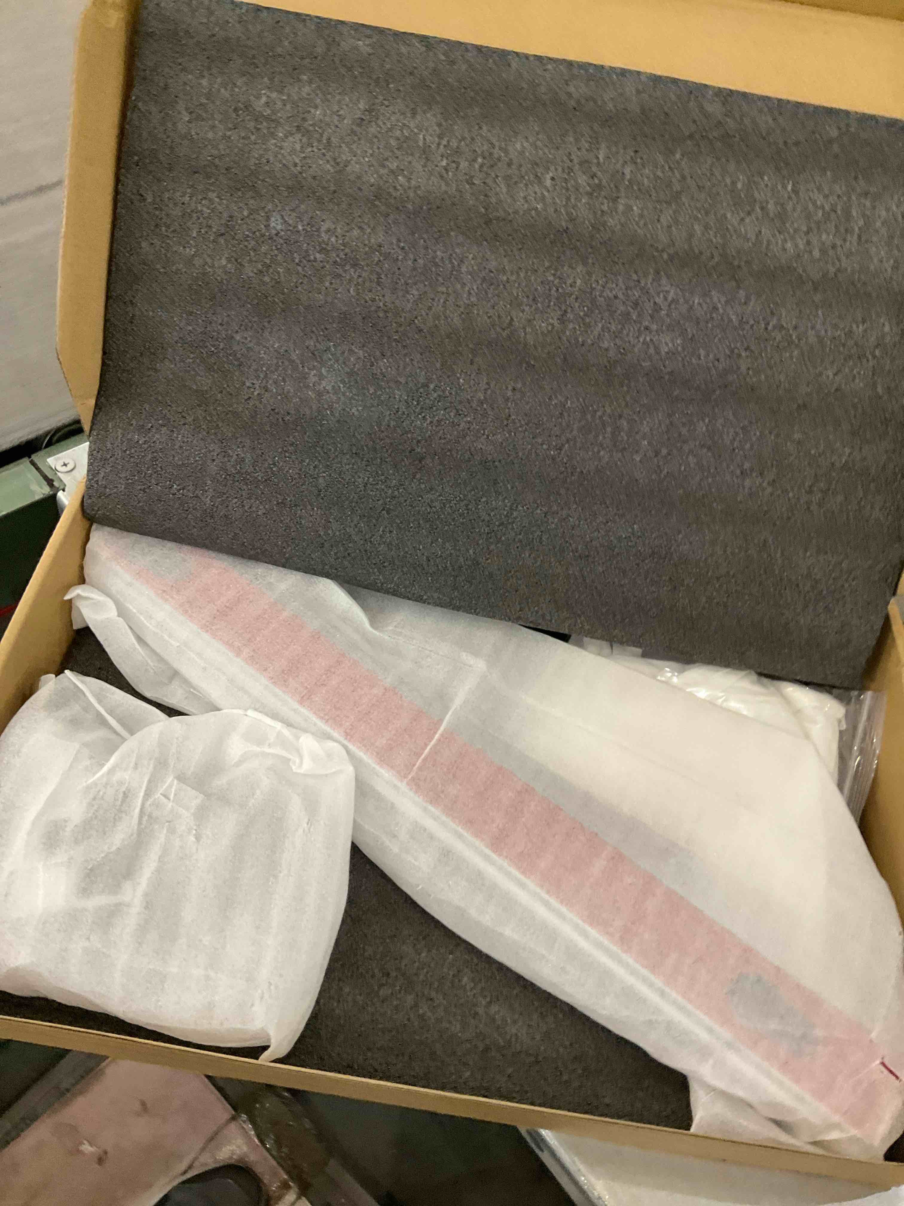 https://s3.amazonaws.com/lotting-images-prod/bidfta/EXS00868509_1699889246595.jpeg