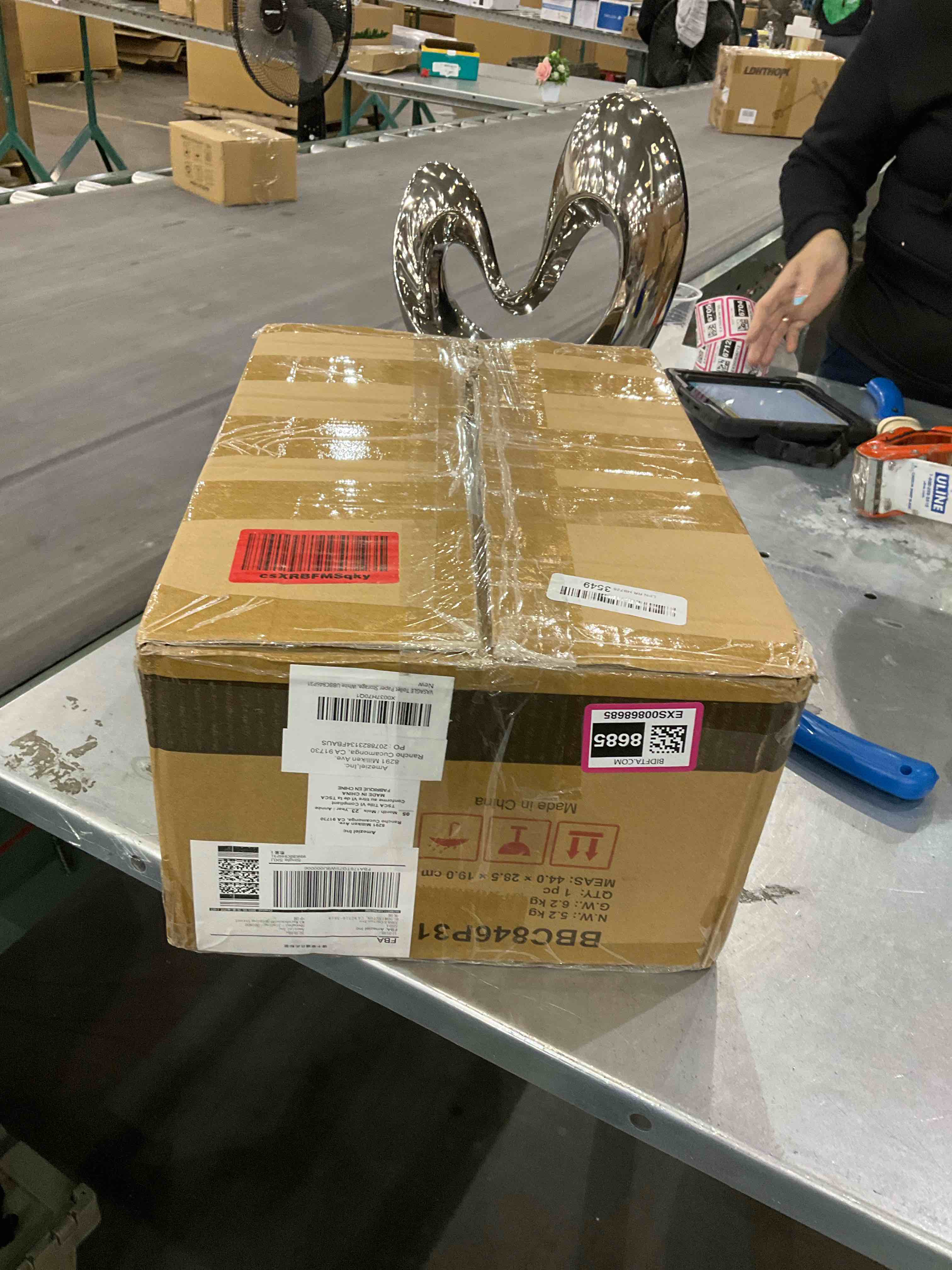https://s3.amazonaws.com/lotting-images-prod/bidfta/EXS00868685_1699973461601.jpeg