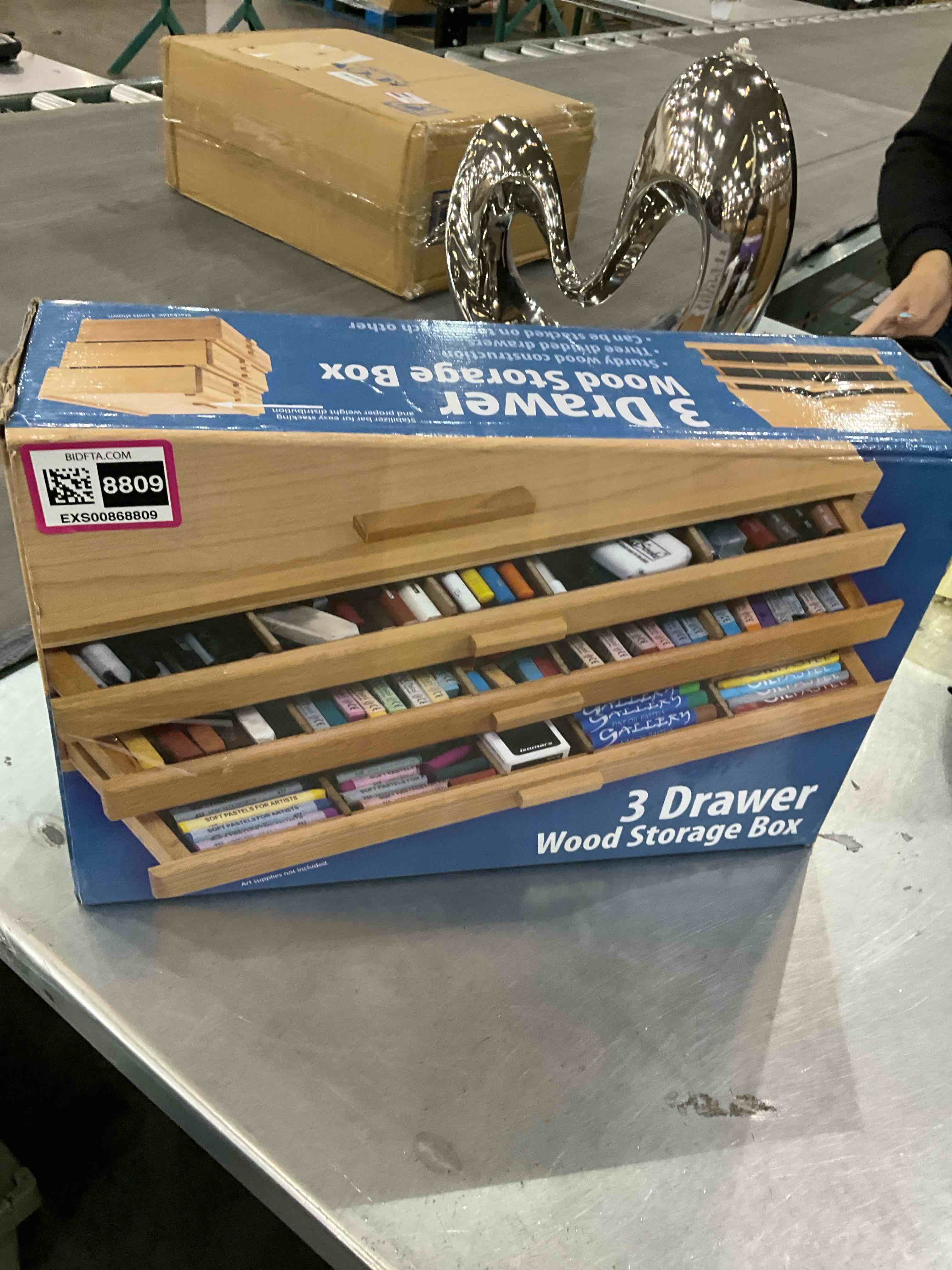 https://s3.amazonaws.com/lotting-images-prod/bidfta/EXS00868809_1699993981020.jpeg