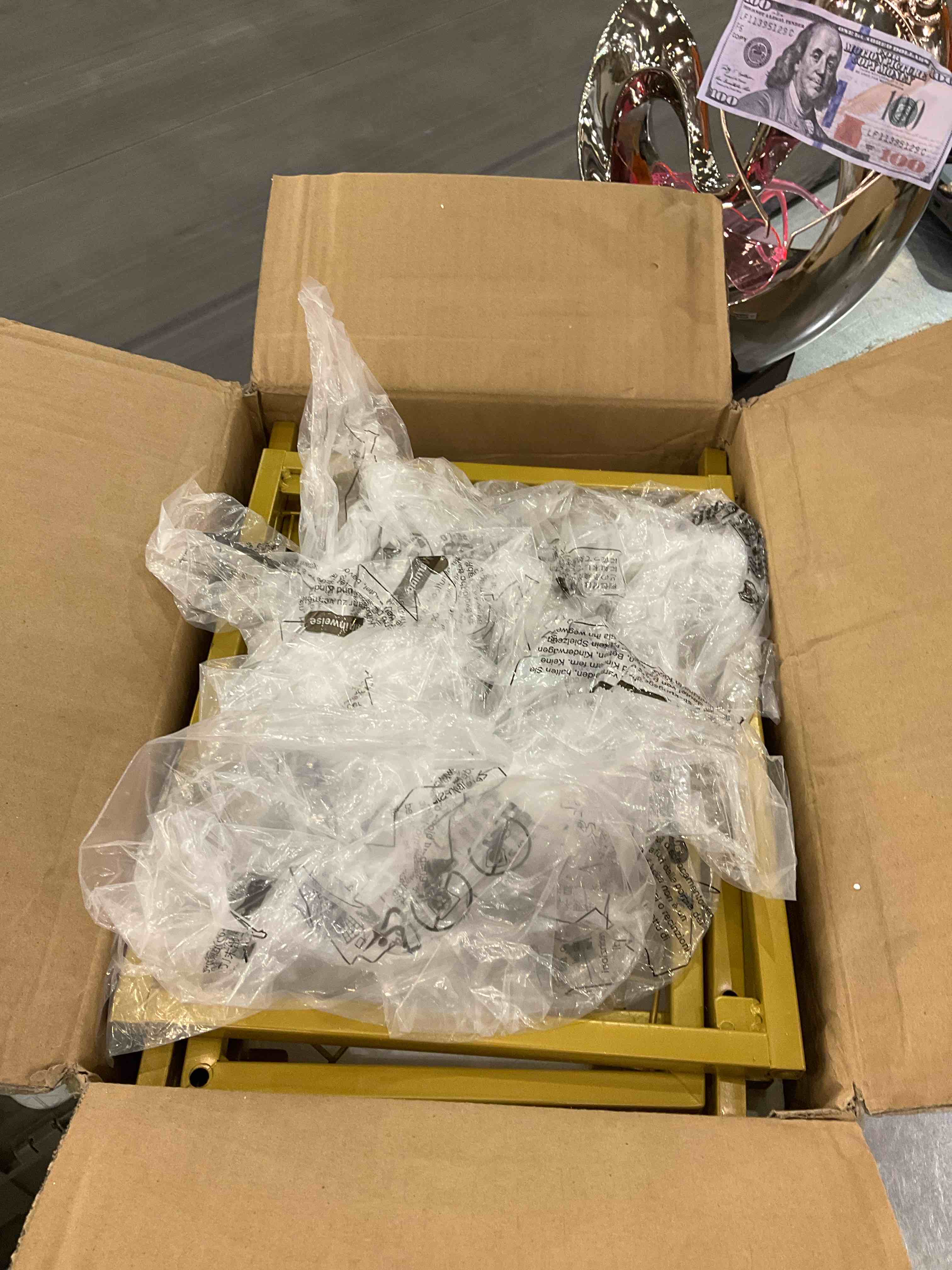https://s3.amazonaws.com/lotting-images-prod/bidfta/EXS00868894_1700061973254.jpeg
