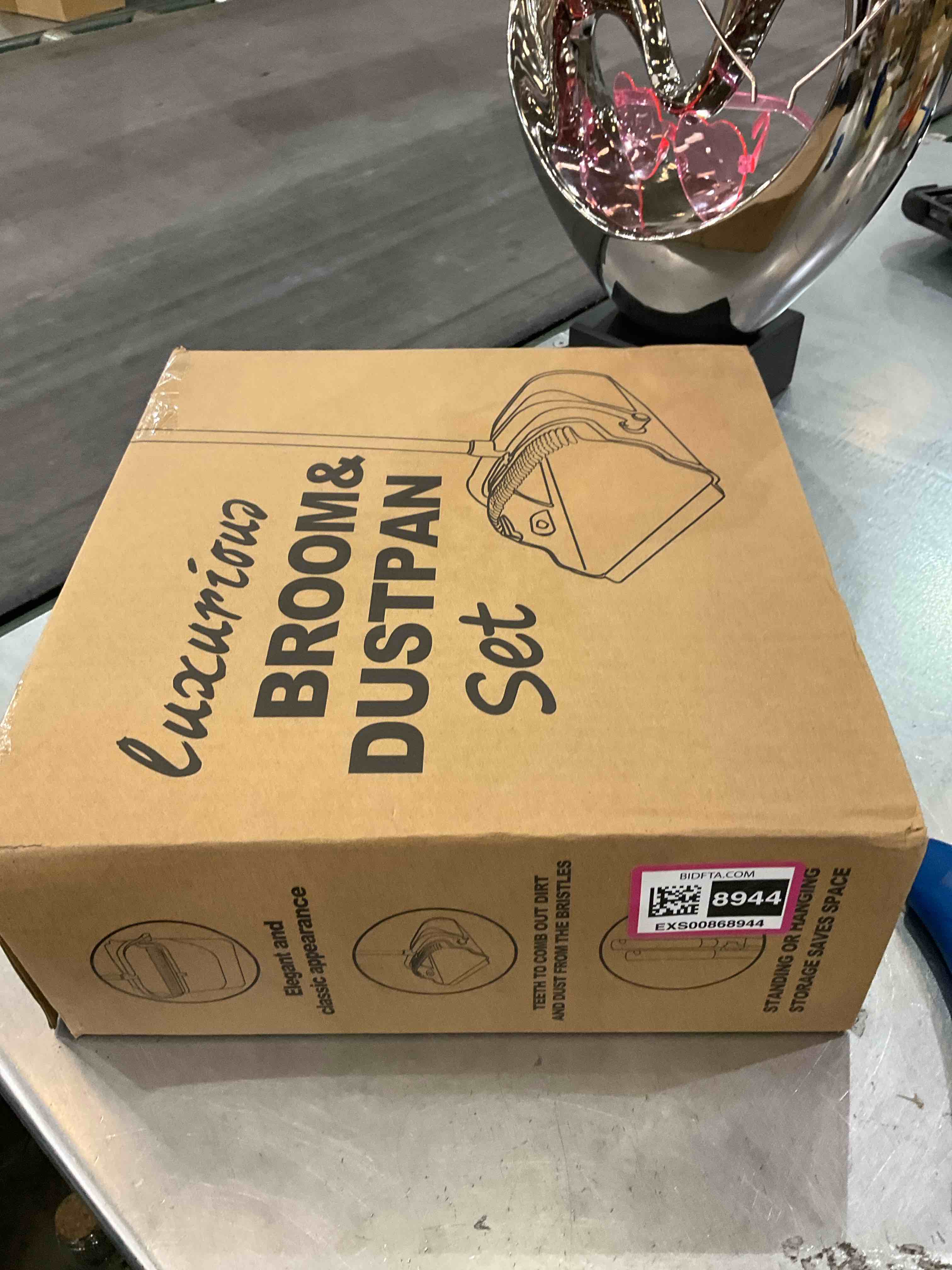 https://s3.amazonaws.com/lotting-images-prod/bidfta/EXS00868944_1700066384908.jpeg