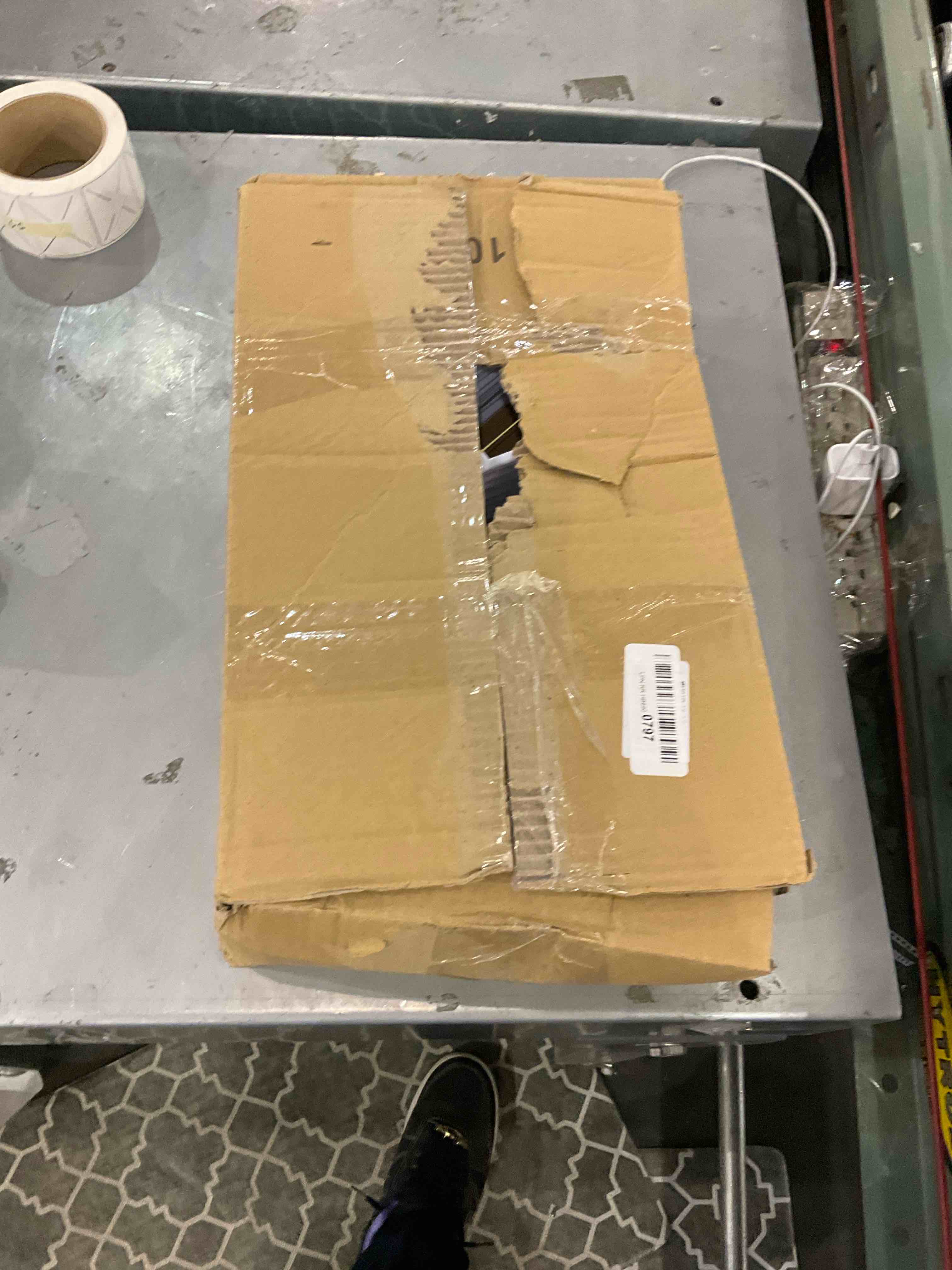 https://s3.amazonaws.com/lotting-images-prod/bidfta/EXS00869523_1699970008976.jpeg