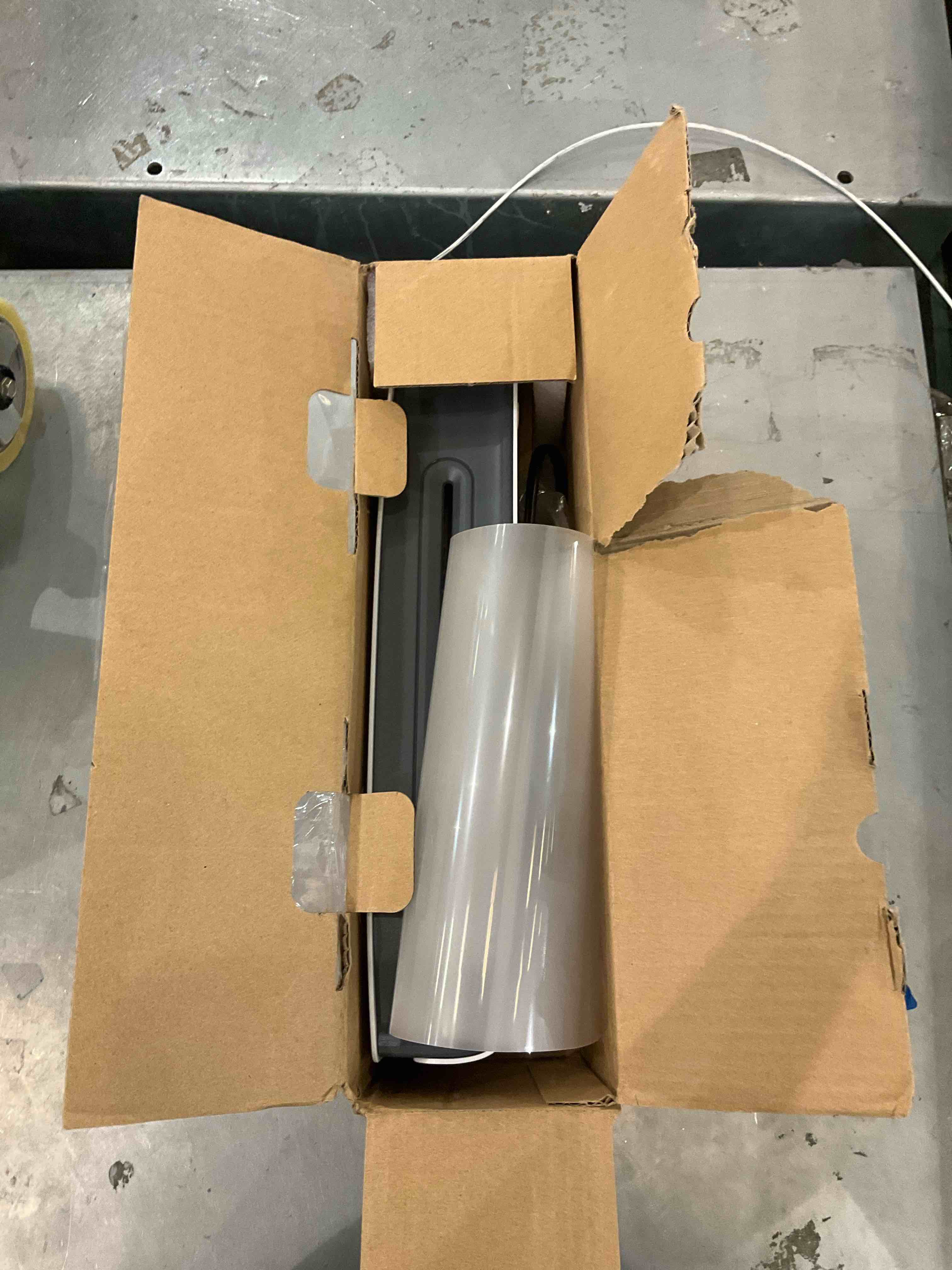 https://s3.amazonaws.com/lotting-images-prod/bidfta/EXS00869712_1700066642914.jpeg