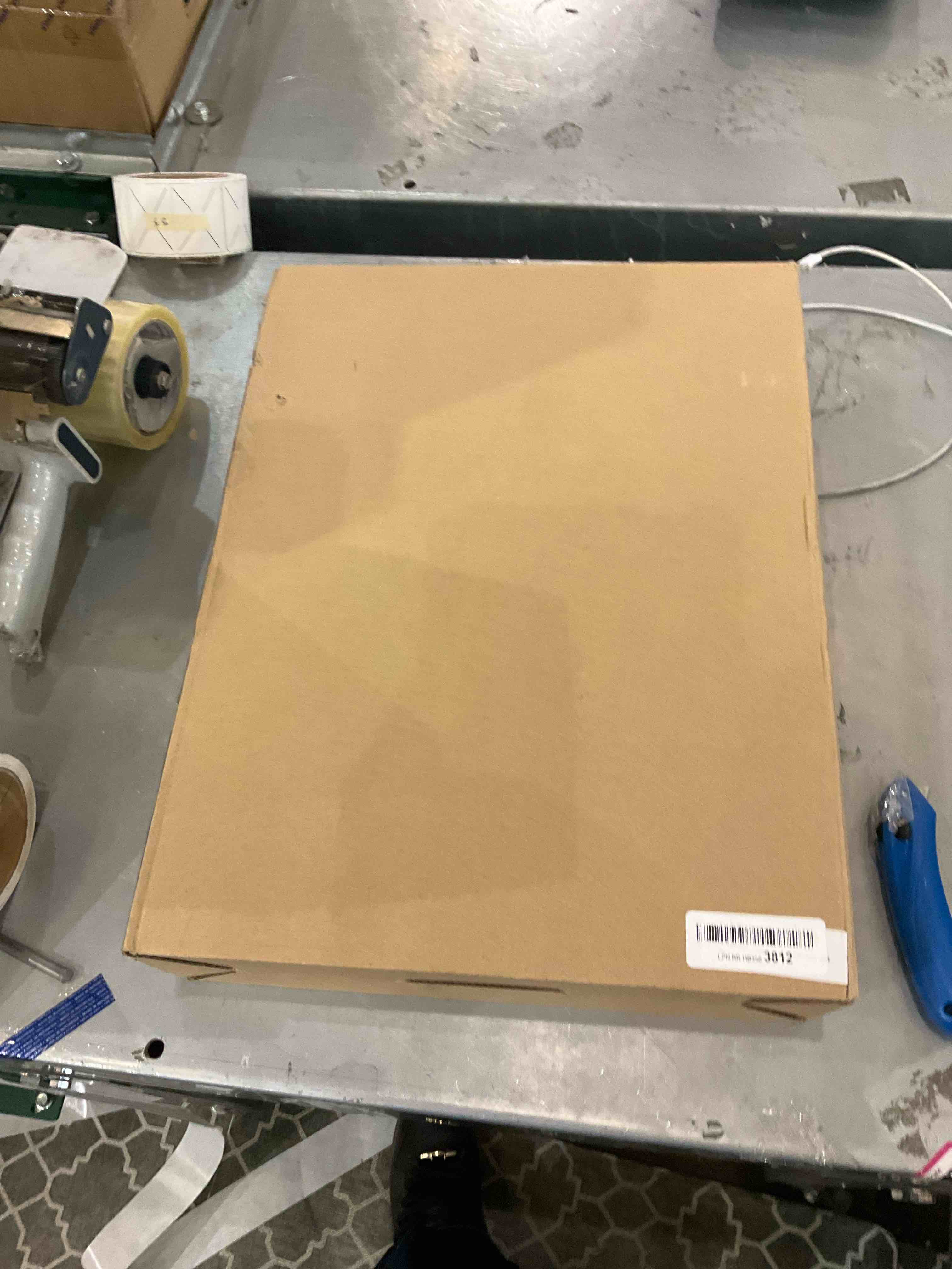 https://s3.amazonaws.com/lotting-images-prod/bidfta/EXS00869722_1700070566498.jpeg
