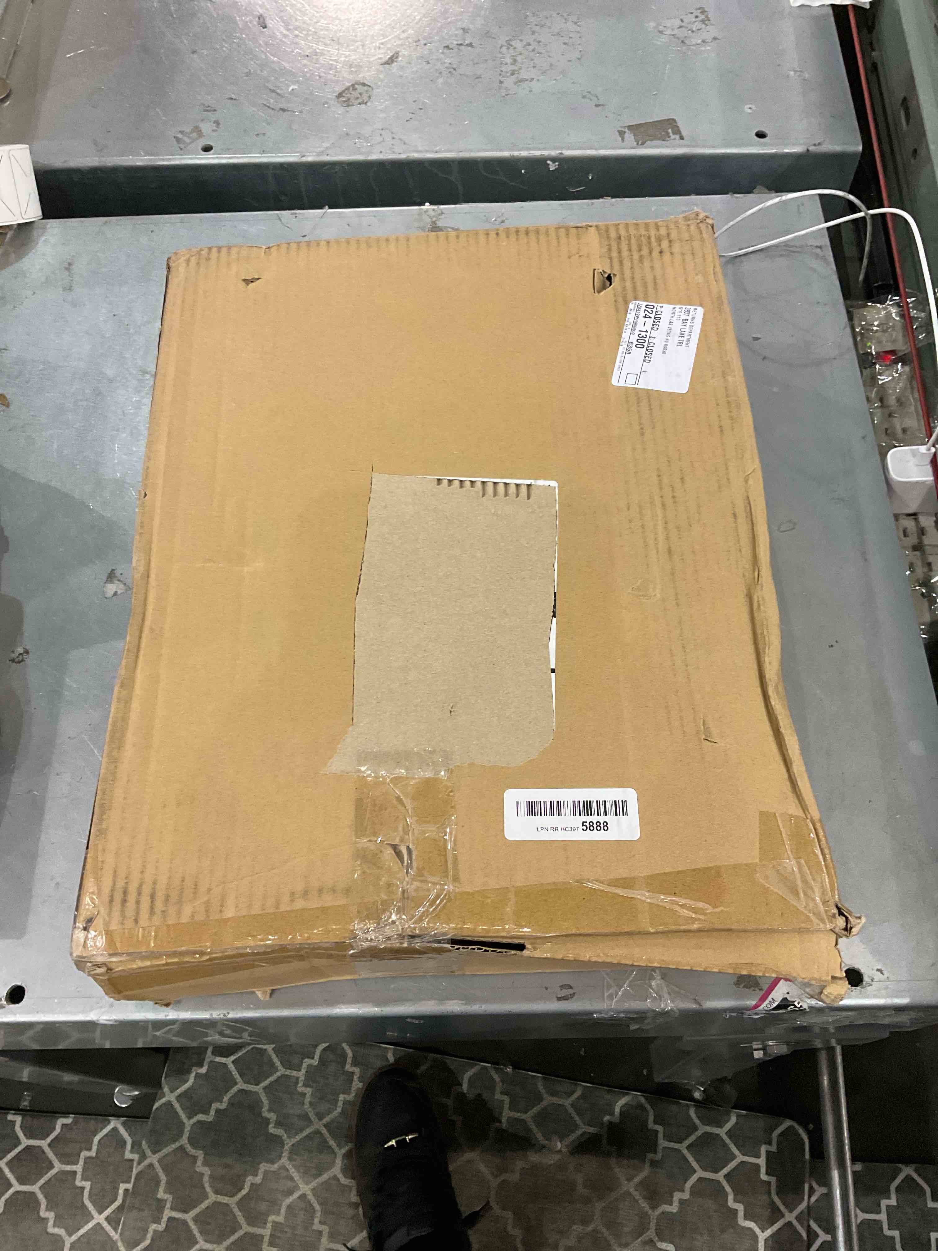 https://s3.amazonaws.com/lotting-images-prod/bidfta/EXS00869790_1700137491986.jpeg