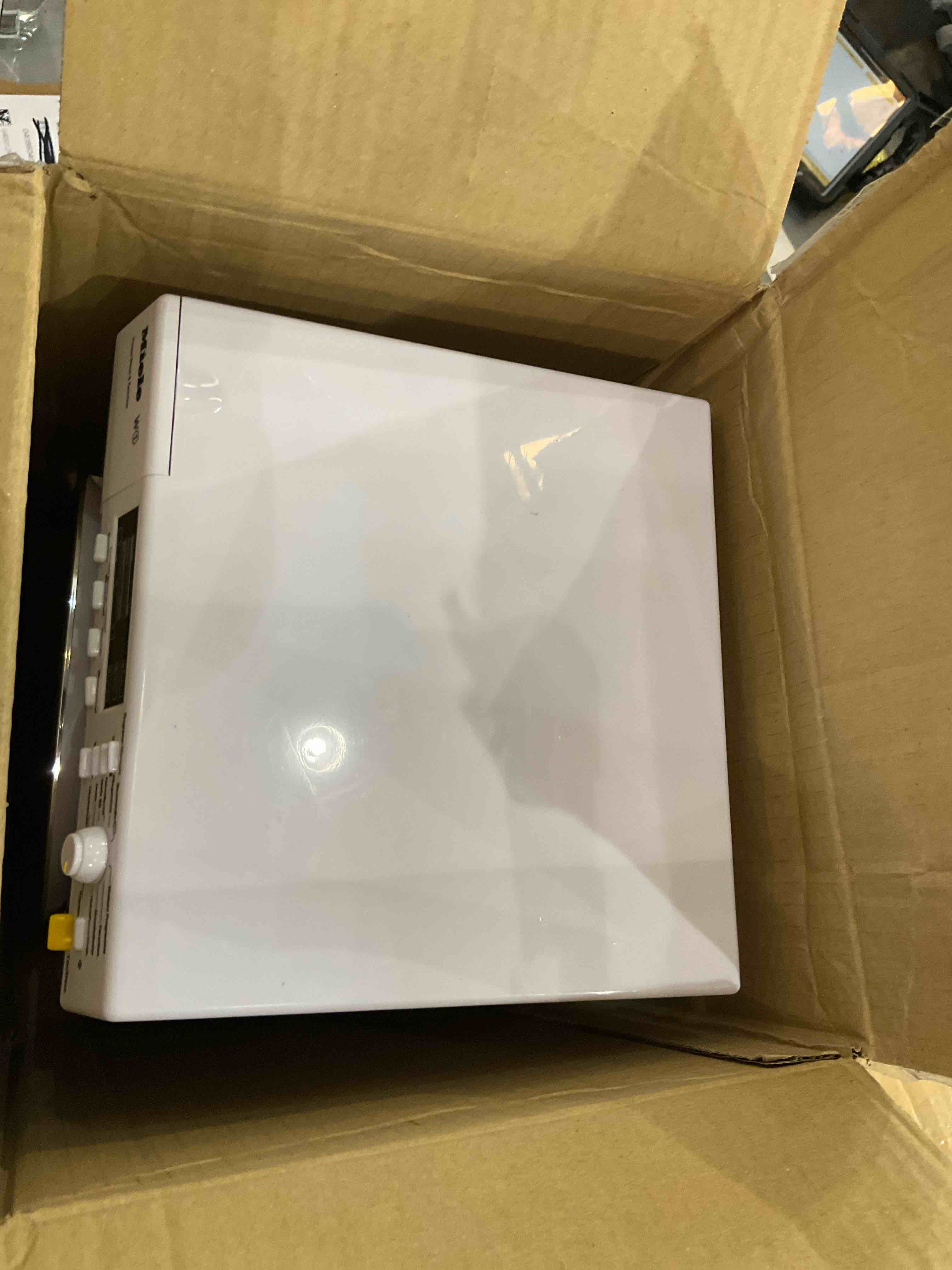 https://s3.amazonaws.com/lotting-images-prod/bidfta/EXS00870536_1698762449024.jpeg