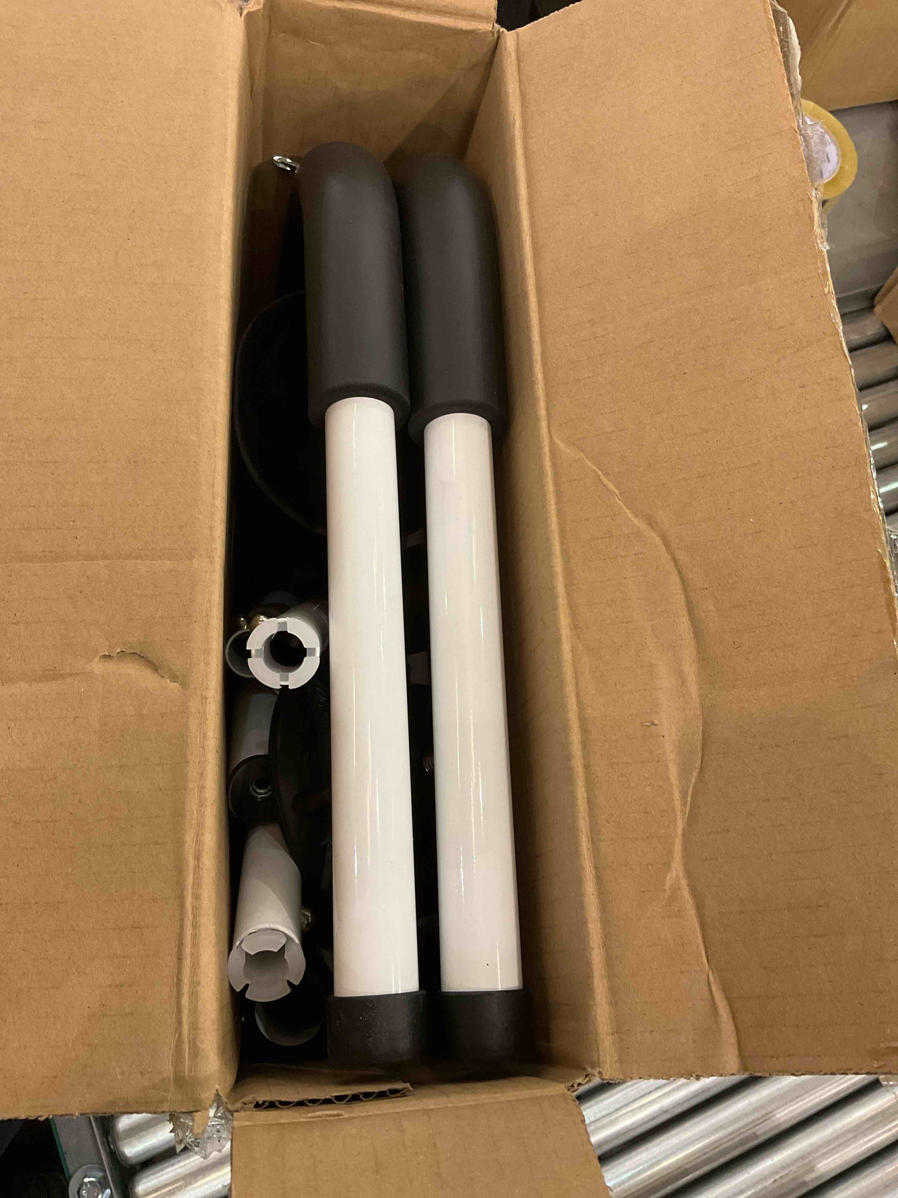 https://s3.amazonaws.com/lotting-images-prod/bidfta/EXS00870571_1698774136512.jpeg