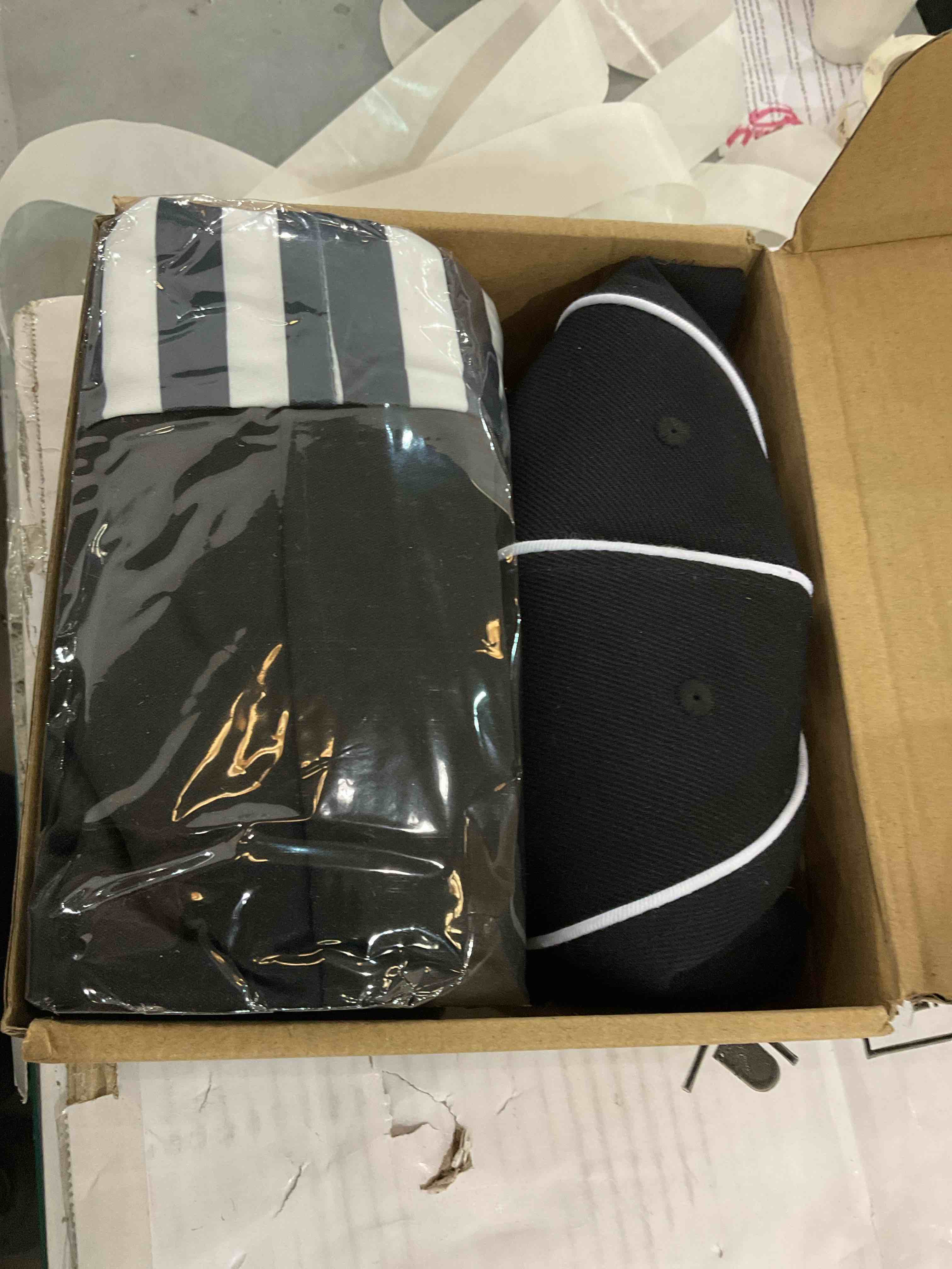 https://s3.amazonaws.com/lotting-images-prod/bidfta/EXS00870895_1699025277601.jpeg