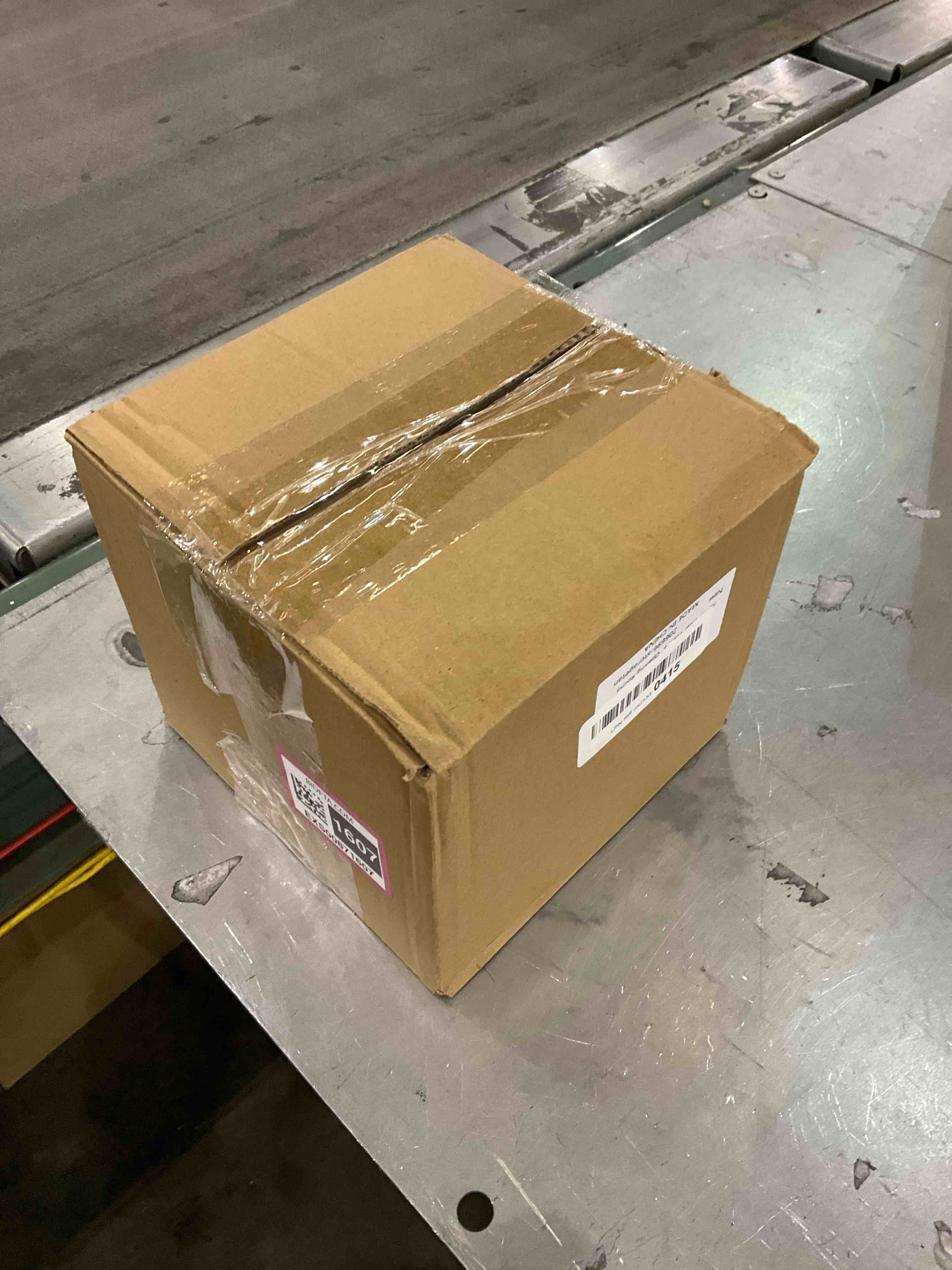 https://s3.amazonaws.com/lotting-images-prod/bidfta/EXS00871607_1698845269342.jpeg