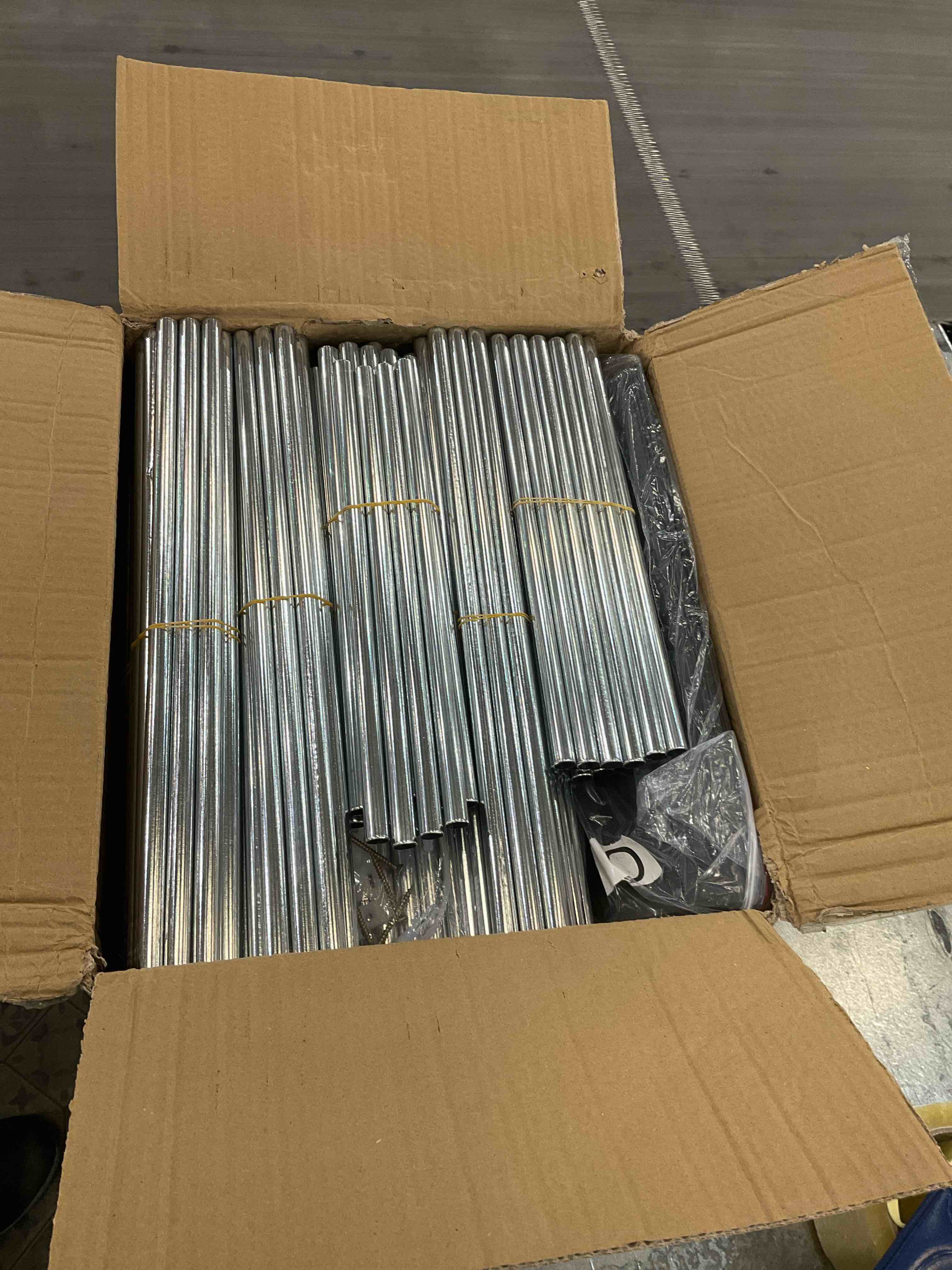 https://s3.amazonaws.com/lotting-images-prod/bidfta/EXS00871663_1698851532549.jpeg