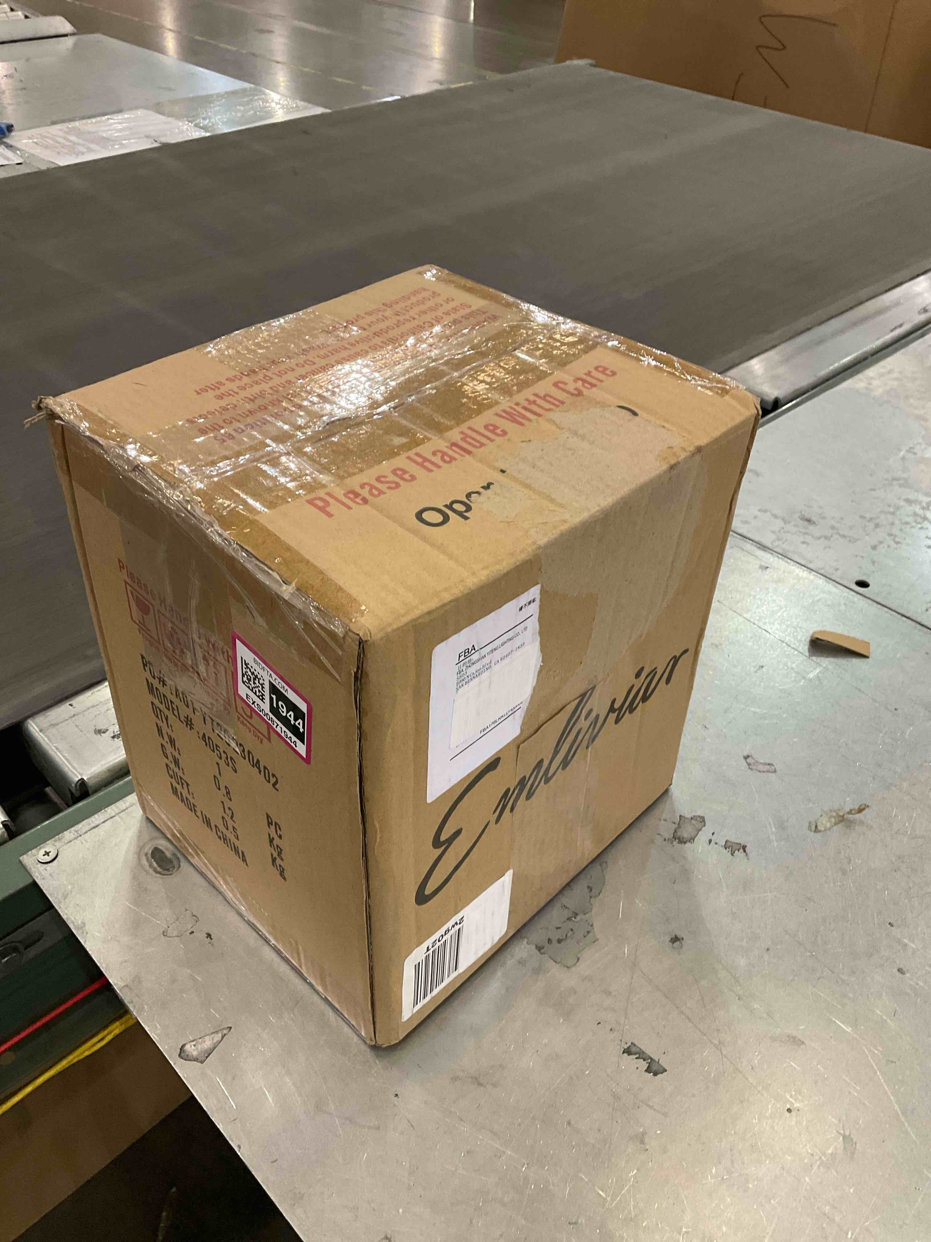 https://s3.amazonaws.com/lotting-images-prod/bidfta/EXS00871944_1698946447309.jpeg