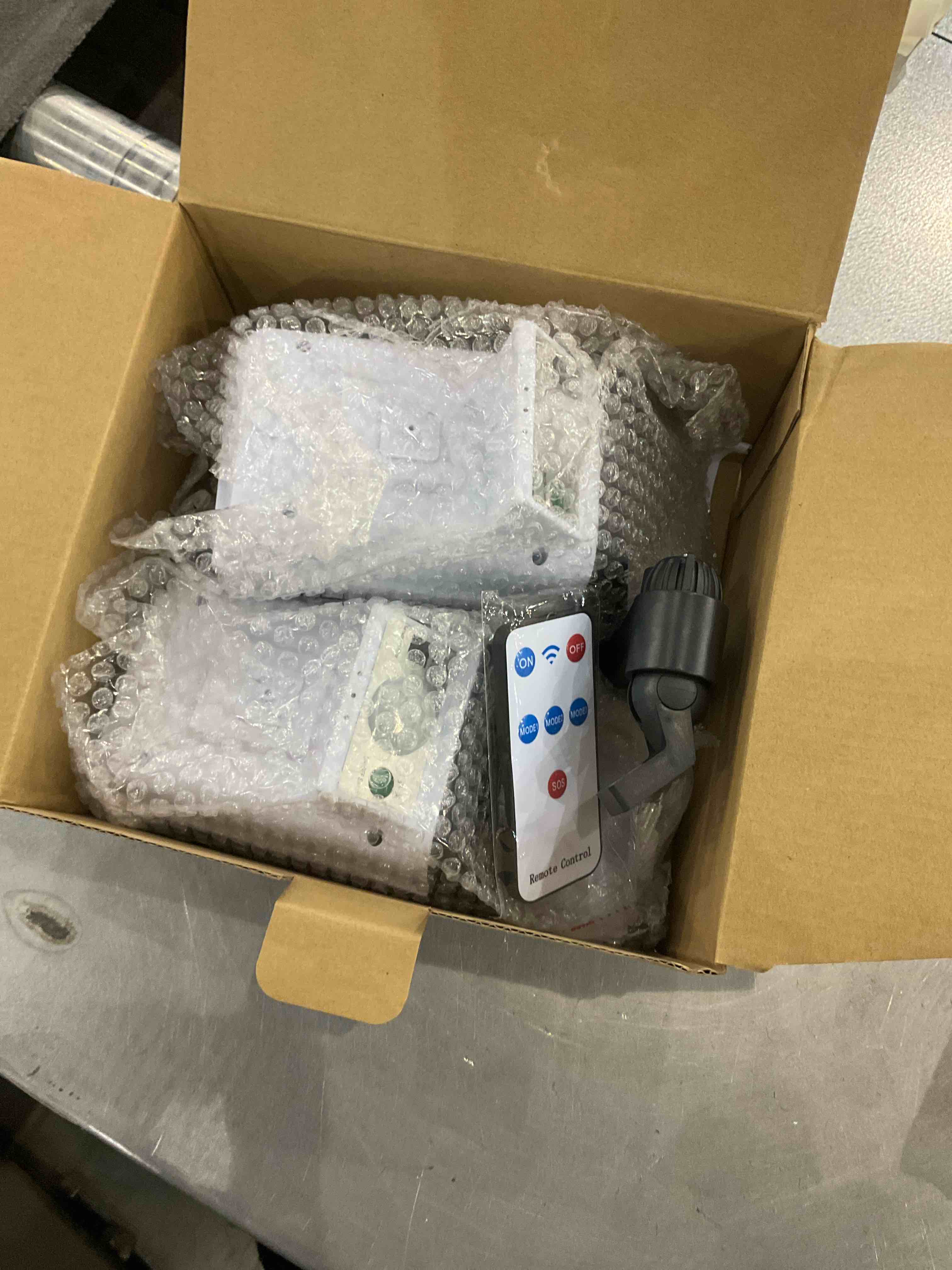 https://s3.amazonaws.com/lotting-images-prod/bidfta/EXS00872518_1698842161630.jpeg