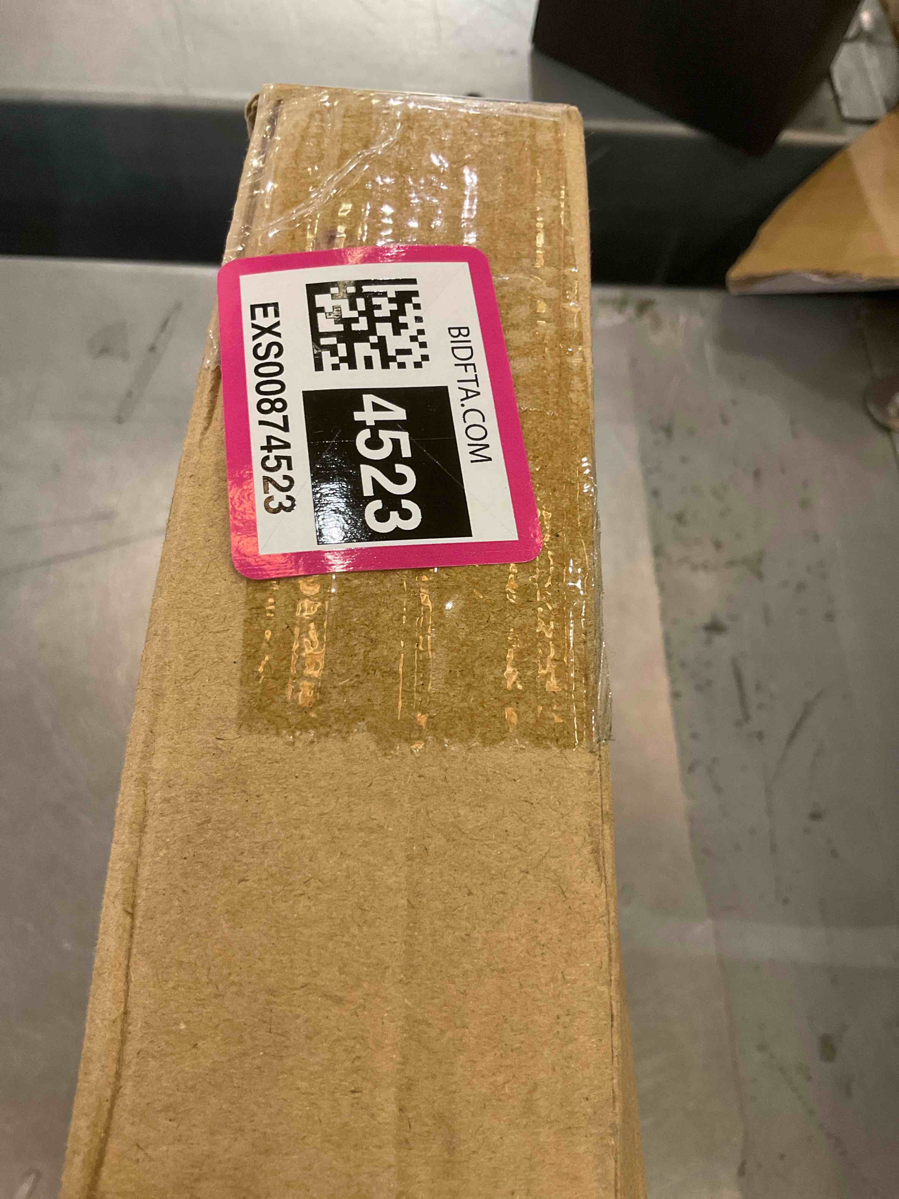 https://s3.amazonaws.com/lotting-images-prod/bidfta/EXS00874523_1698859333971.jpeg