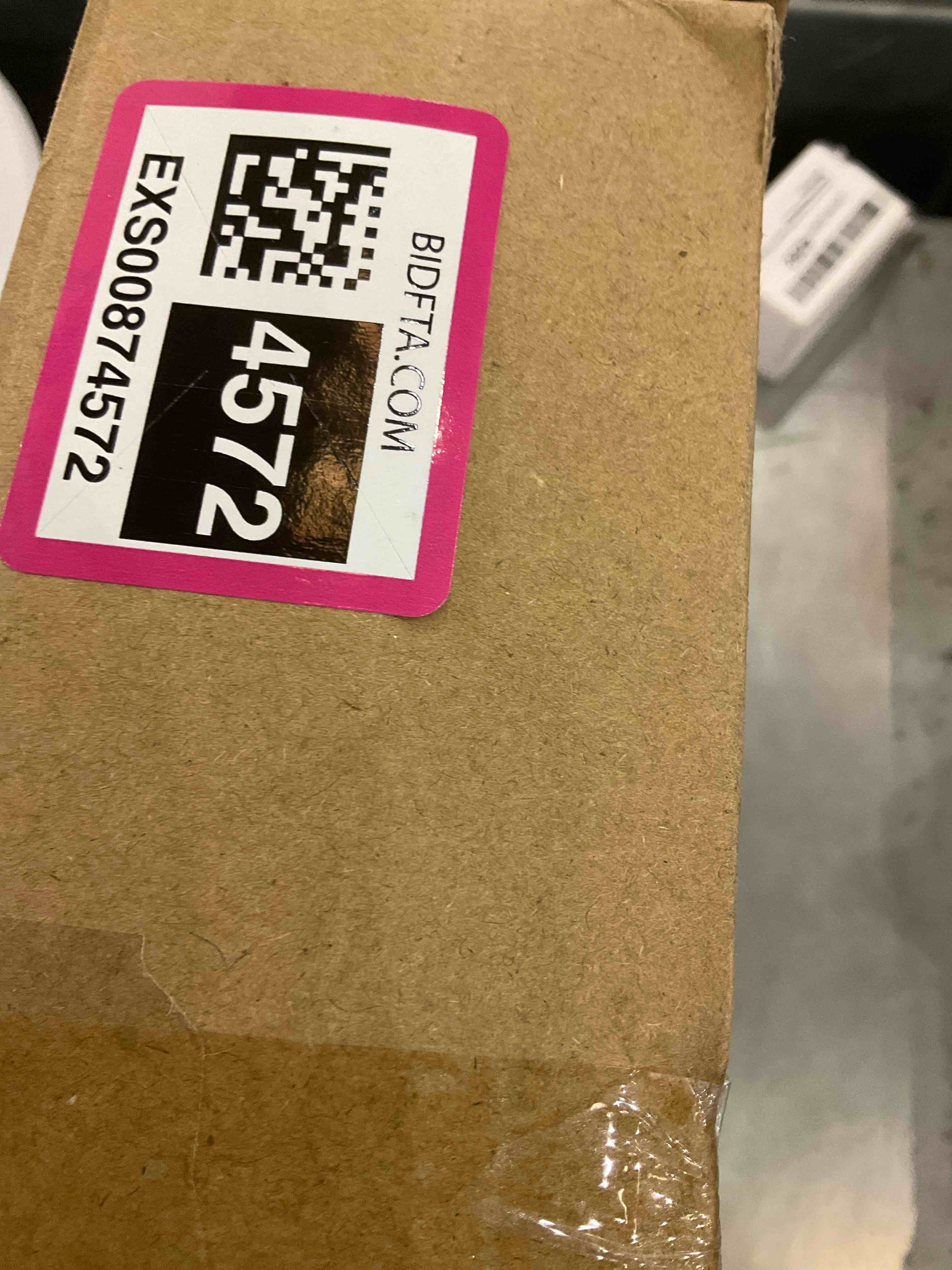 https://s3.amazonaws.com/lotting-images-prod/bidfta/EXS00874572_1698865252790.jpeg