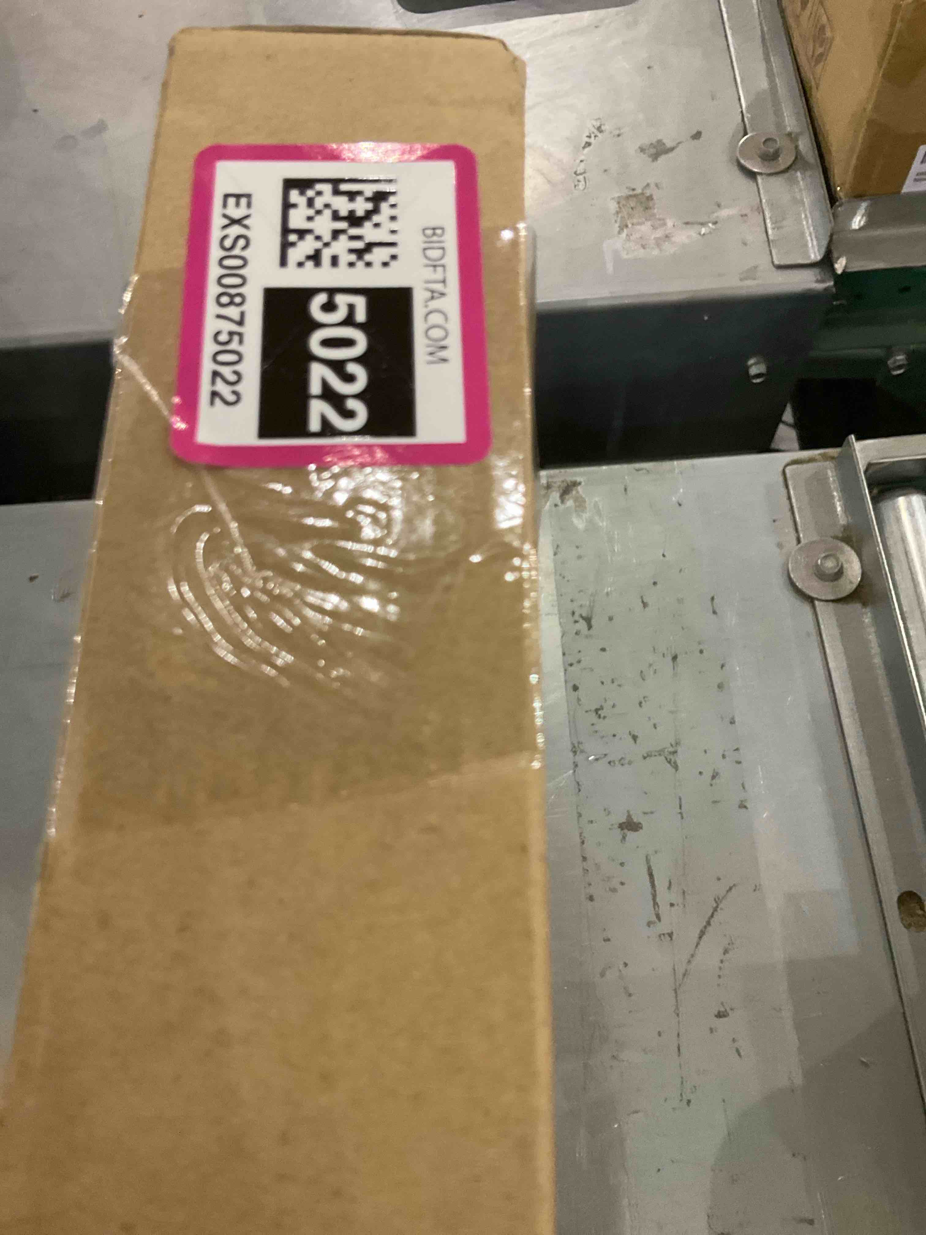https://s3.amazonaws.com/lotting-images-prod/bidfta/EXS00875022_1698695665630.jpeg