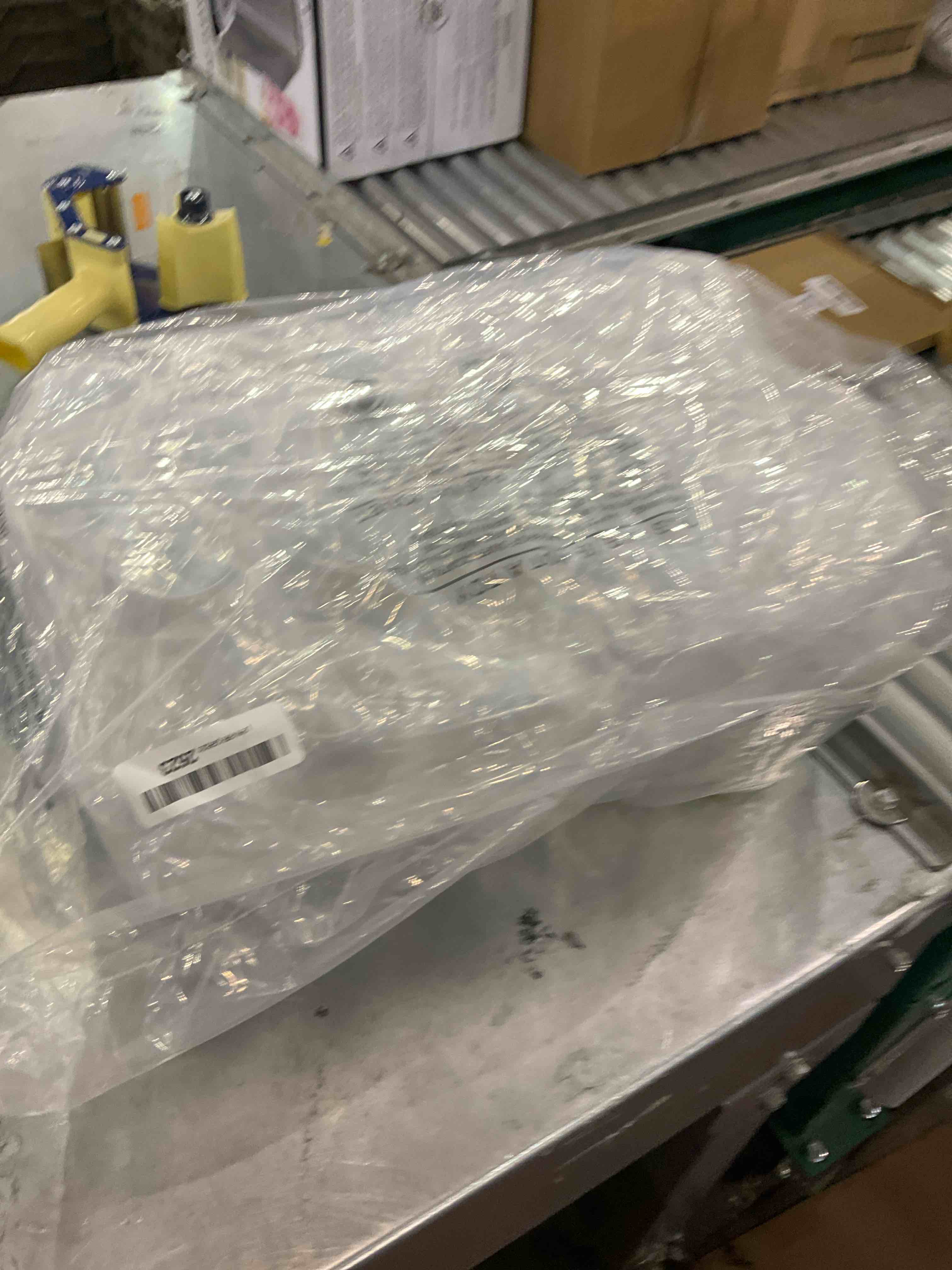 https://s3.amazonaws.com/lotting-images-prod/bidfta/EXS00875527_1698695618358.jpeg