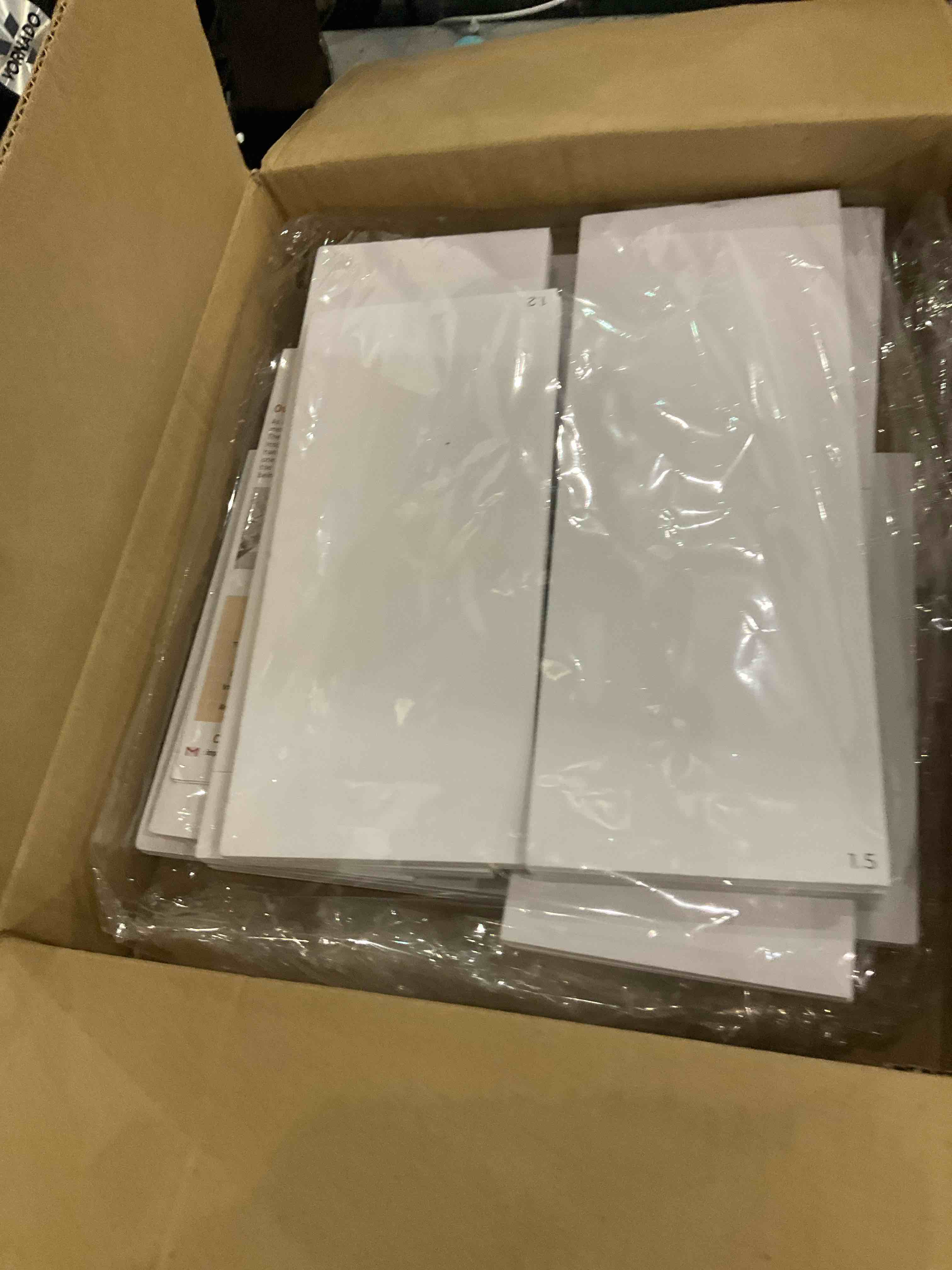 https://s3.amazonaws.com/lotting-images-prod/bidfta/EXS00875601_1698756163359.jpeg