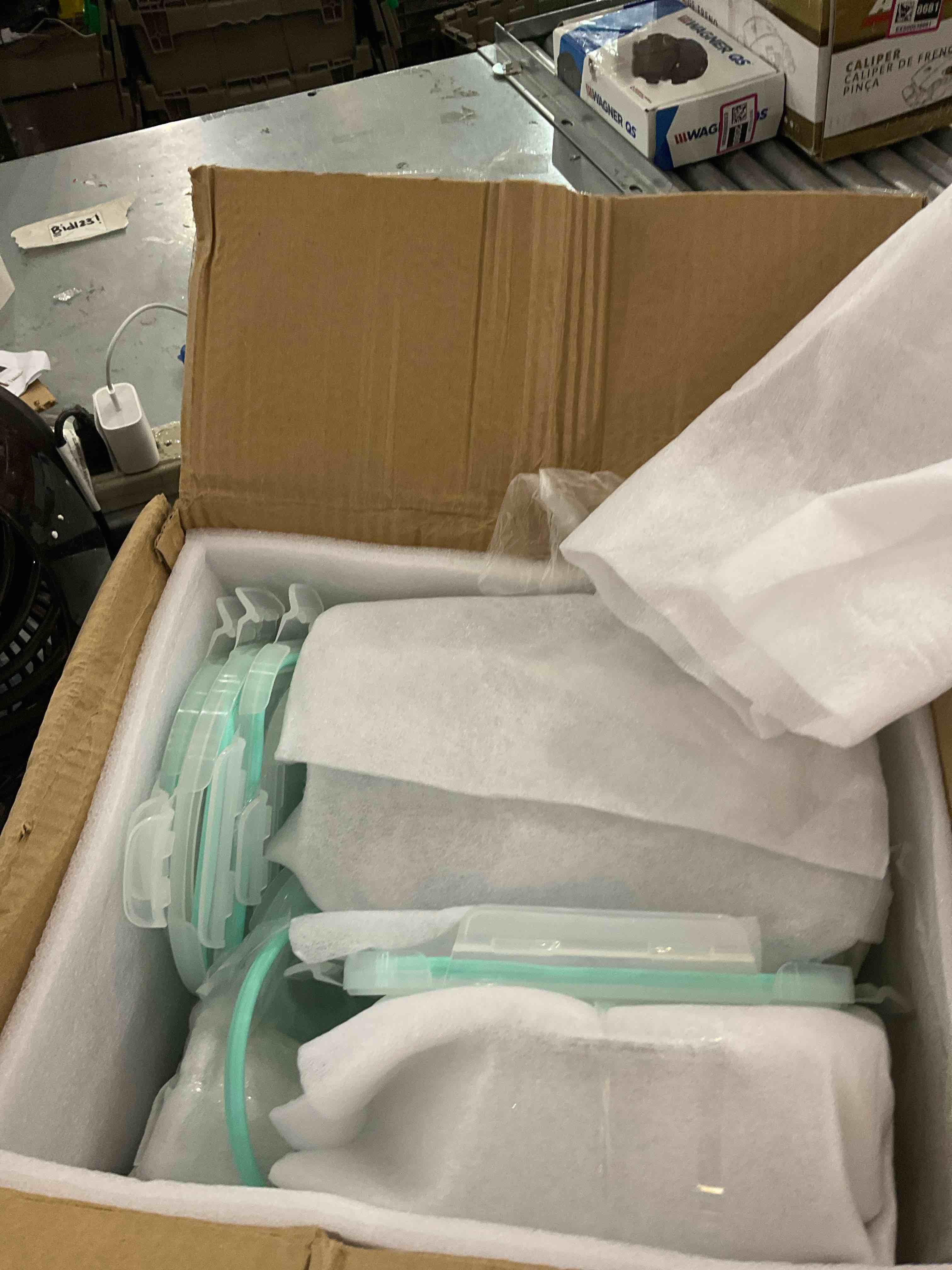 https://s3.amazonaws.com/lotting-images-prod/bidfta/EXS00875926_1698859469599.jpeg
