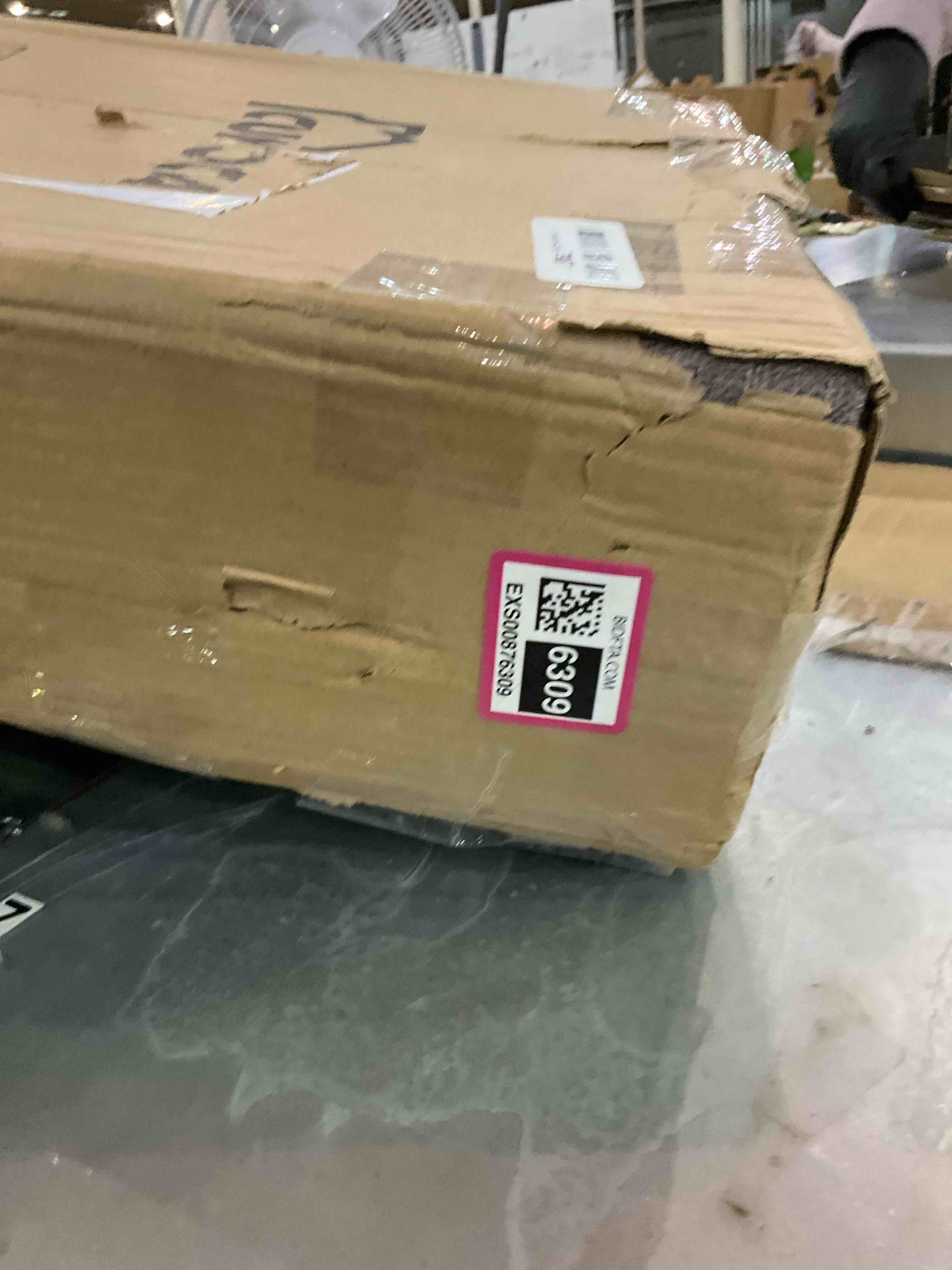 https://s3.amazonaws.com/lotting-images-prod/bidfta/EXS00876309_1700485100797.jpeg