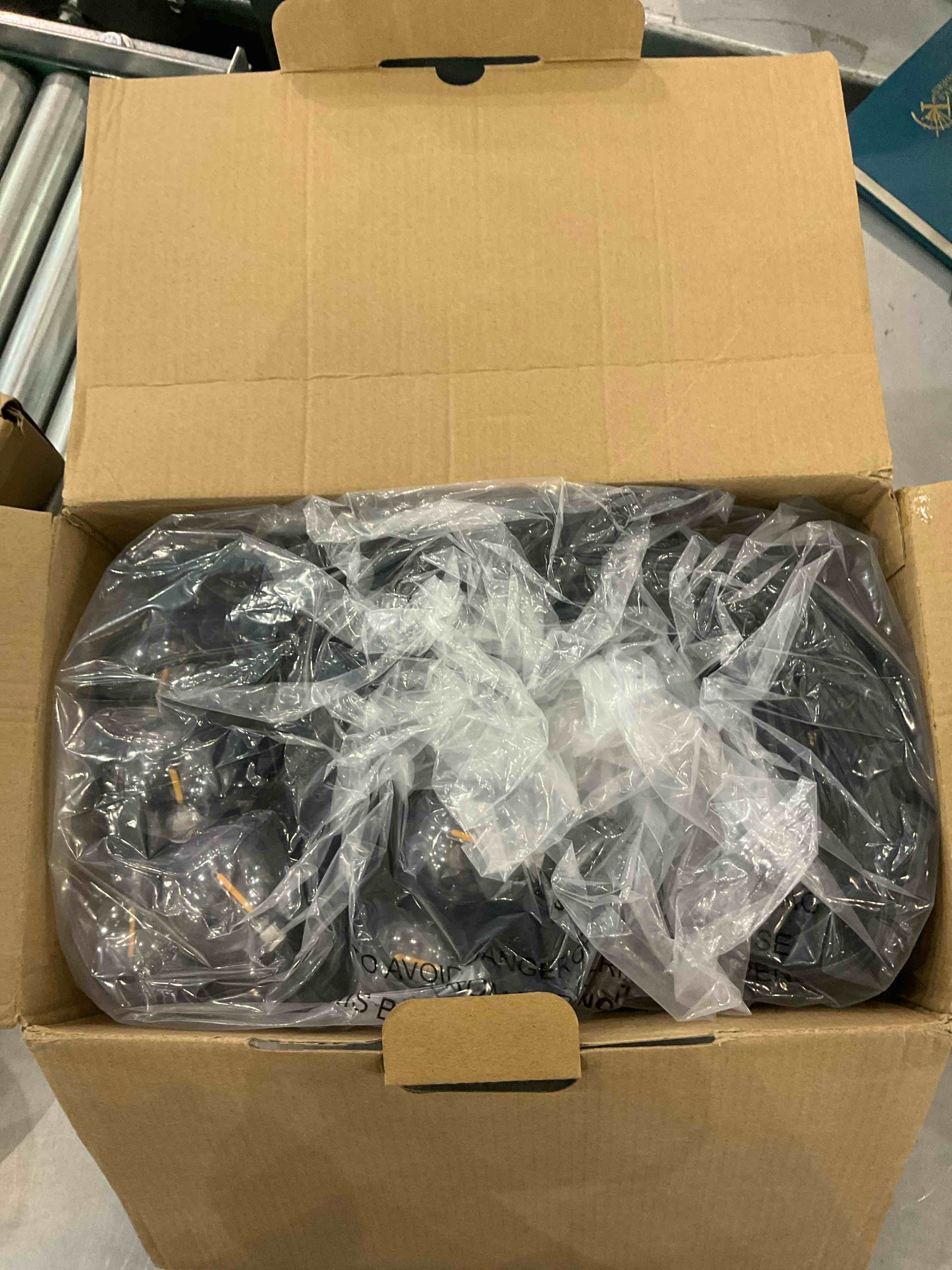 https://s3.amazonaws.com/lotting-images-prod/bidfta/EXS00876940_1698691673604.jpeg