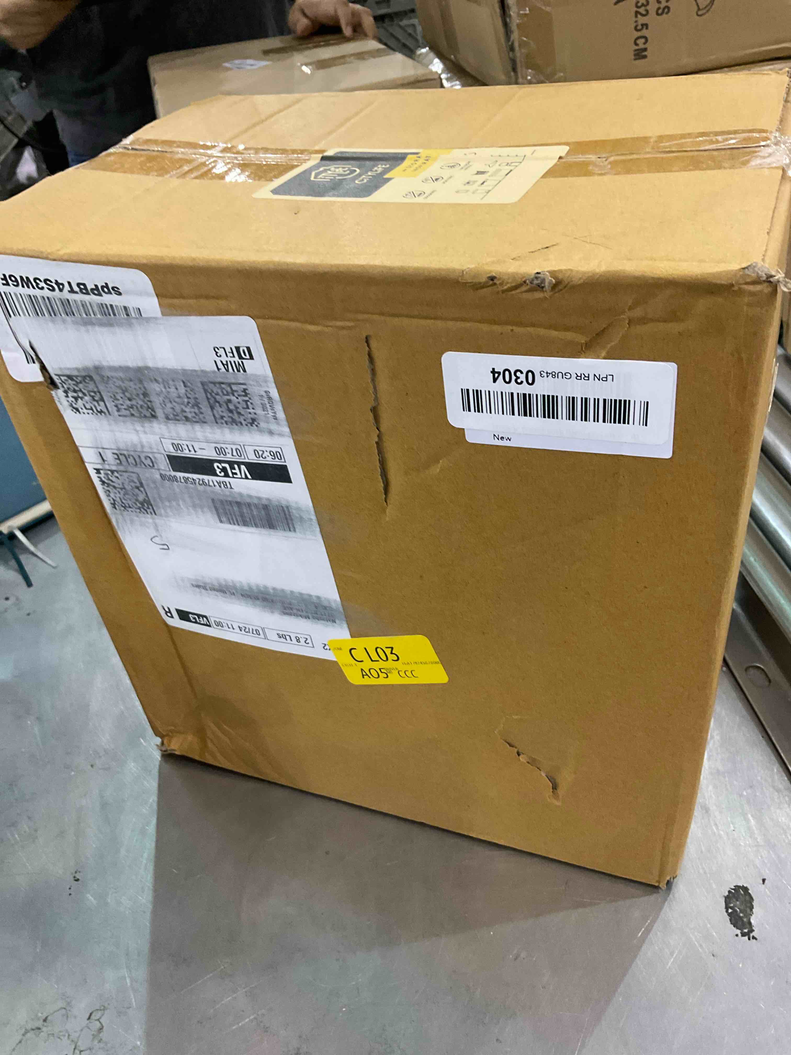 https://s3.amazonaws.com/lotting-images-prod/bidfta/EXS00877007_1698681436787.jpeg