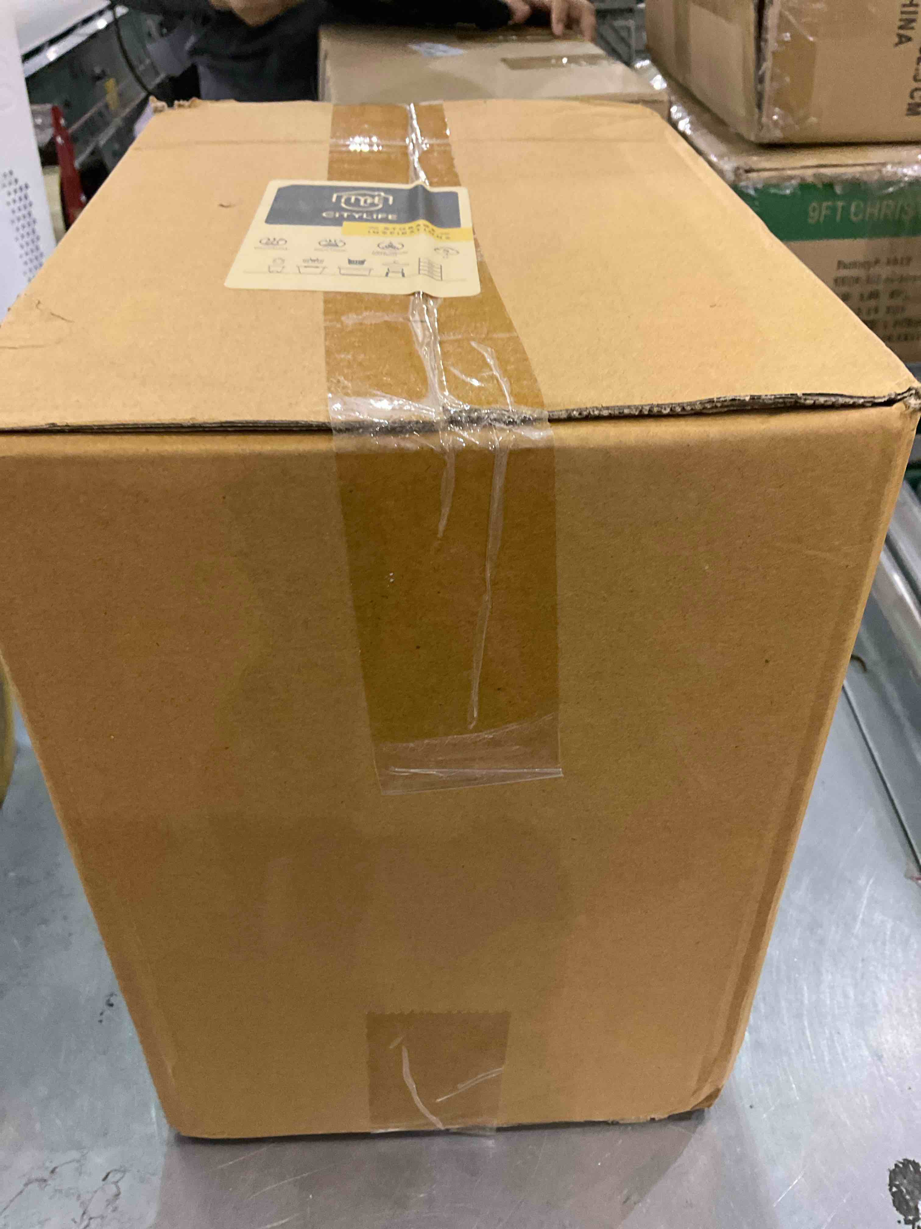 https://s3.amazonaws.com/lotting-images-prod/bidfta/EXS00877007_1698681439213.jpeg