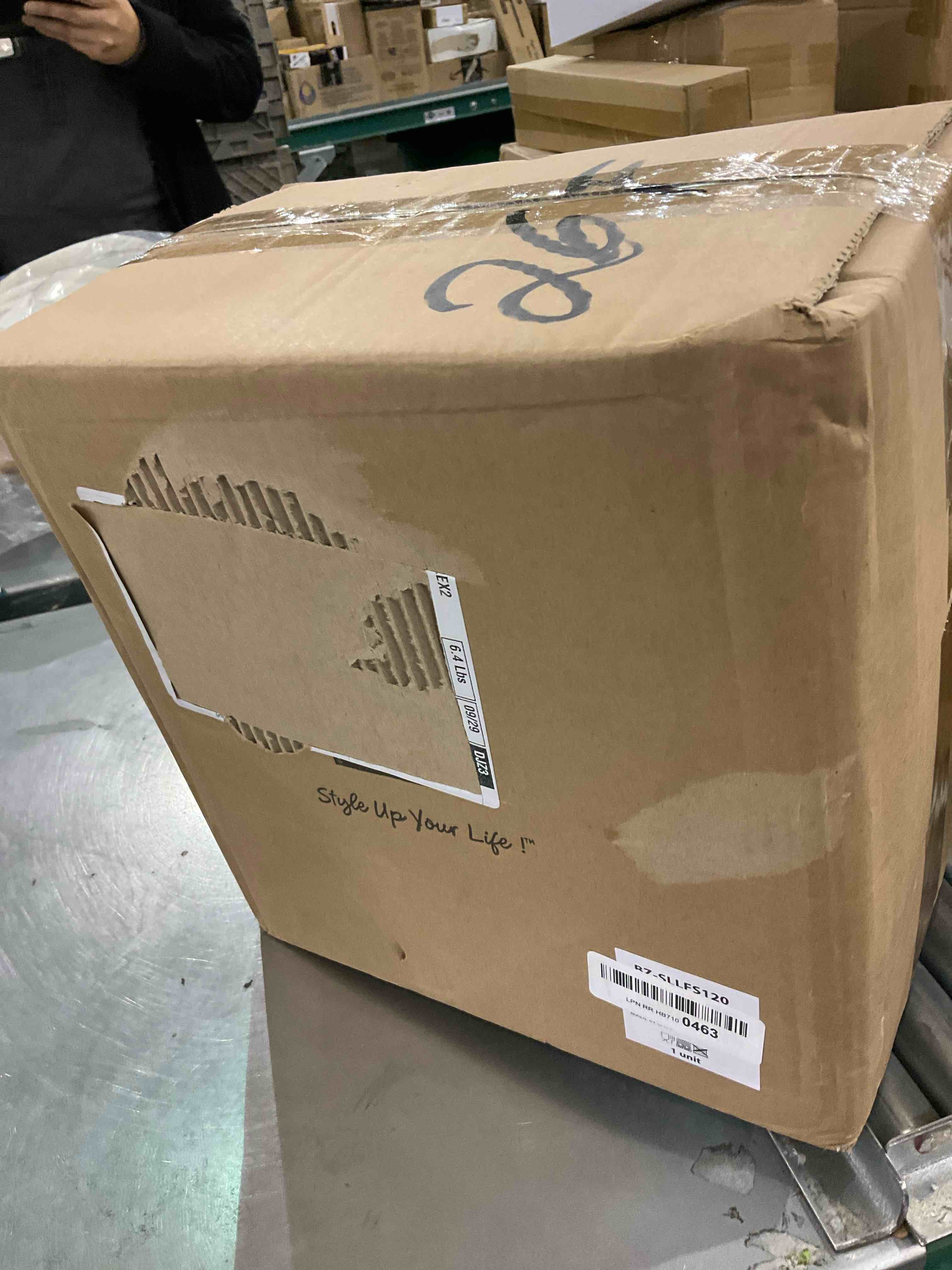 https://s3.amazonaws.com/lotting-images-prod/bidfta/EXS00877079_1698691857663.jpeg