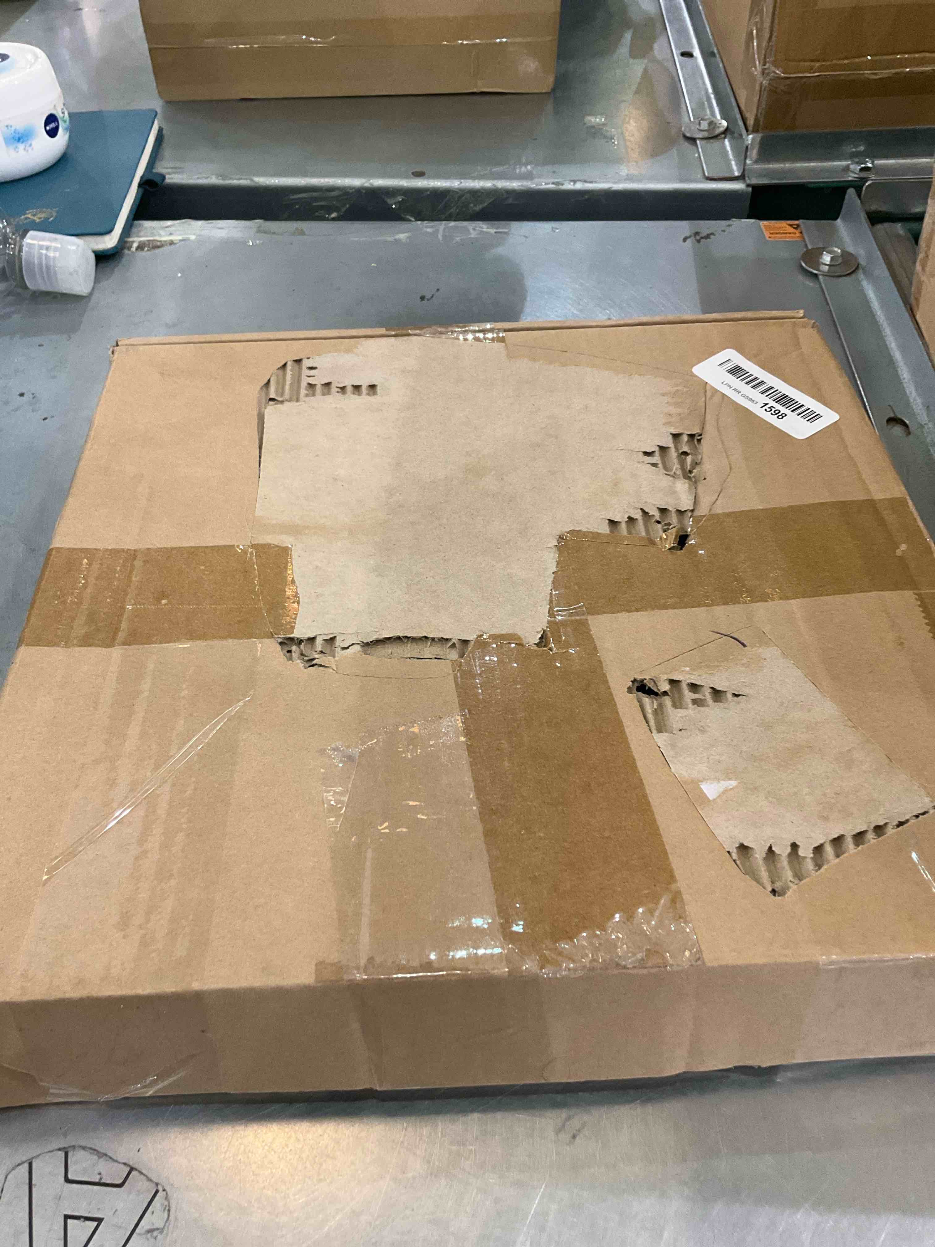 https://s3.amazonaws.com/lotting-images-prod/bidfta/EXS00877466_1698859430596.jpeg