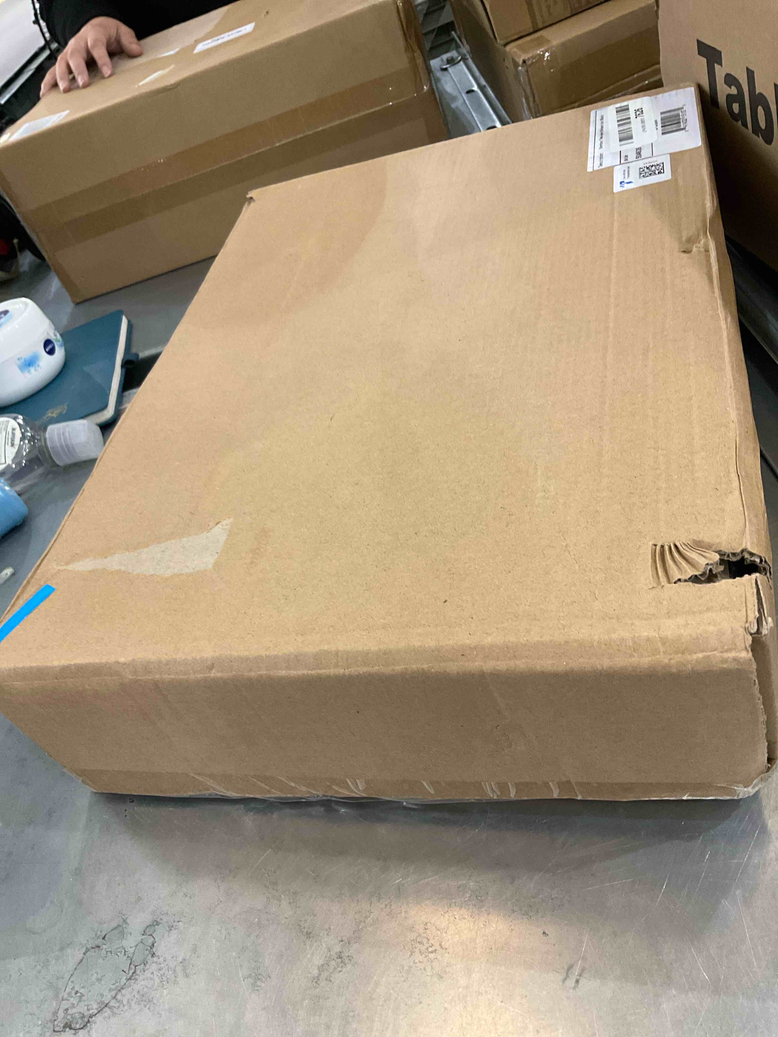 https://s3.amazonaws.com/lotting-images-prod/bidfta/EXS00877467_1698859499670.jpeg