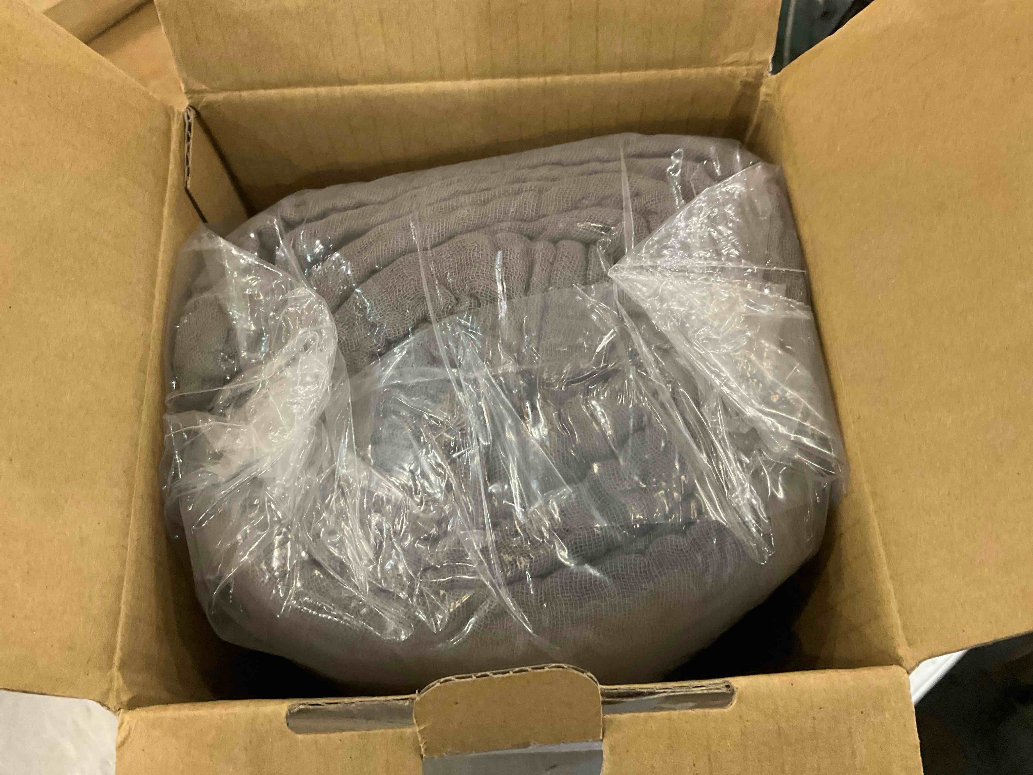 https://s3.amazonaws.com/lotting-images-prod/bidfta/EXS00878083_1699022257141.jpeg