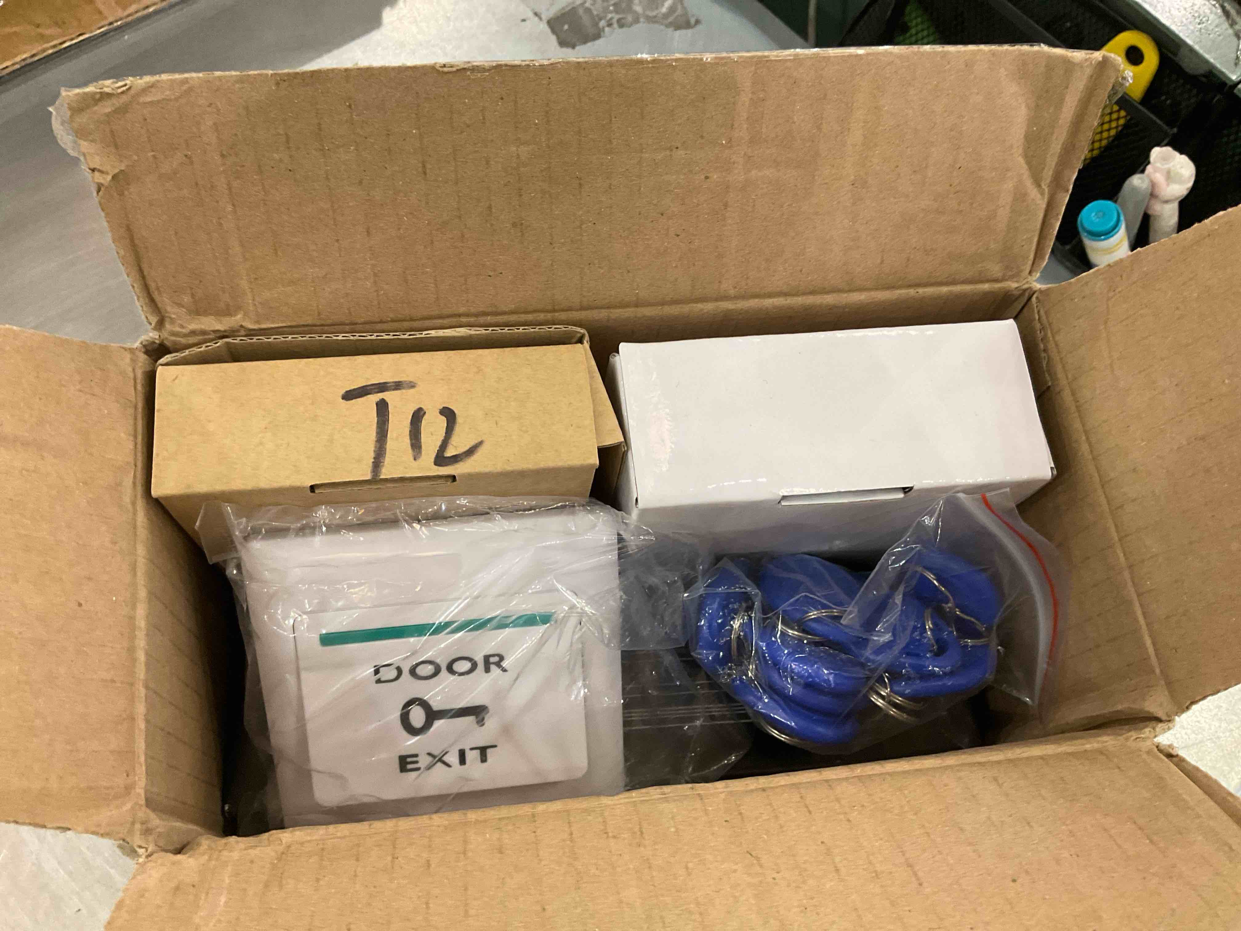 https://s3.amazonaws.com/lotting-images-prod/bidfta/EXS00878472_1699374273471.jpeg